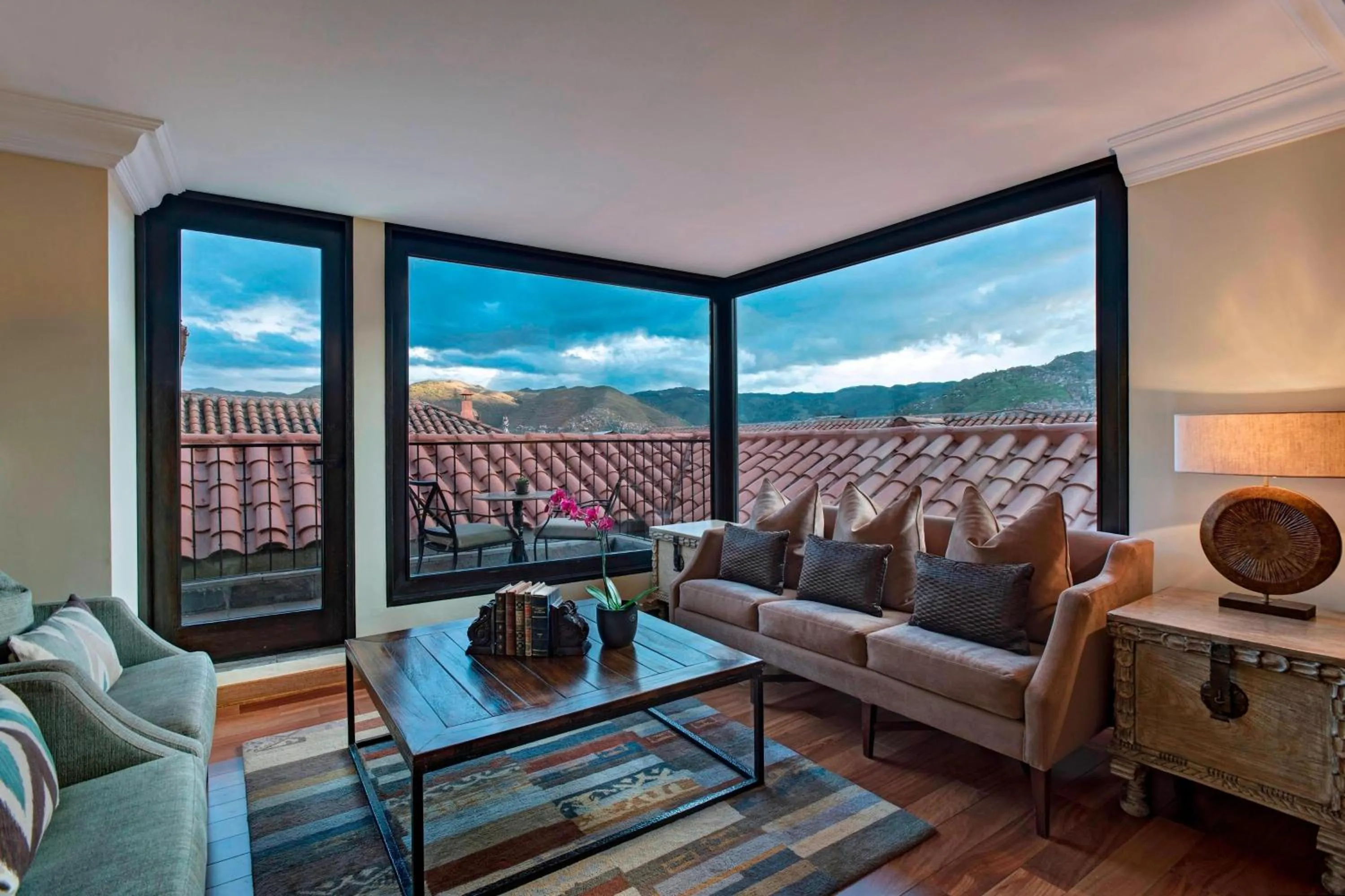 Living room in JW Marriott El Convento Cusco
