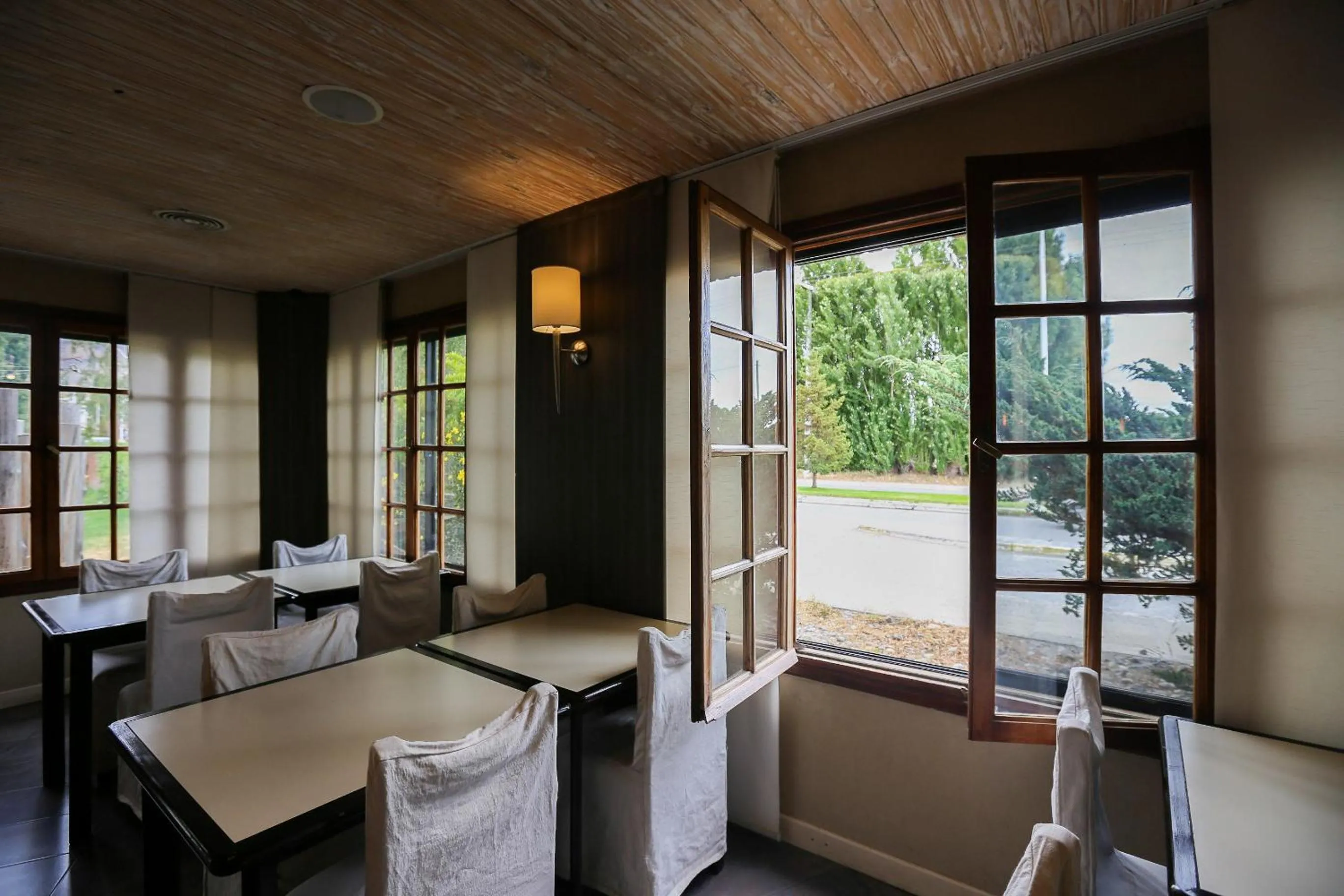 Dining area in Hotel Bahia Redonda