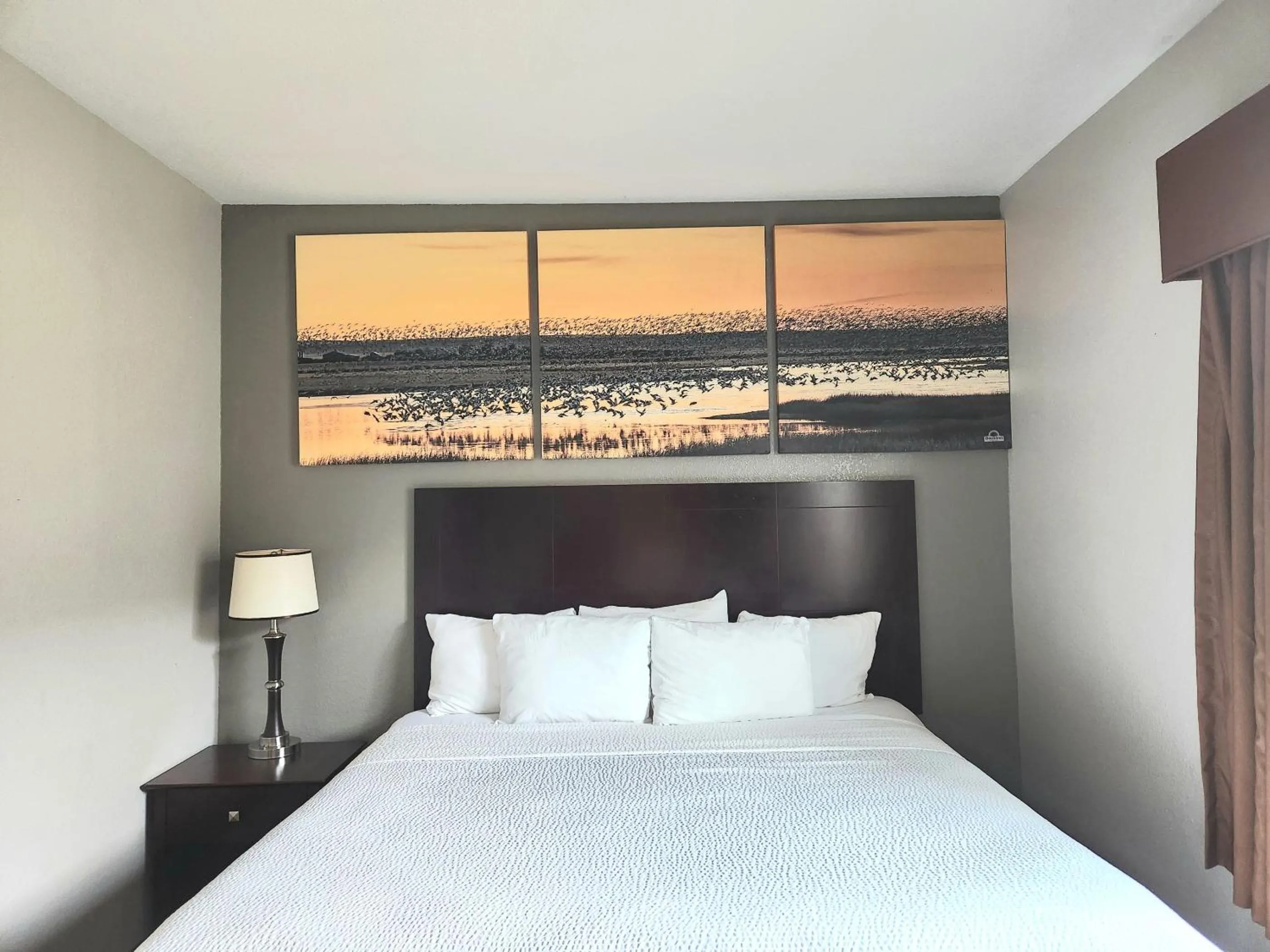 Bed in Days Inn by Wyndham Kemah