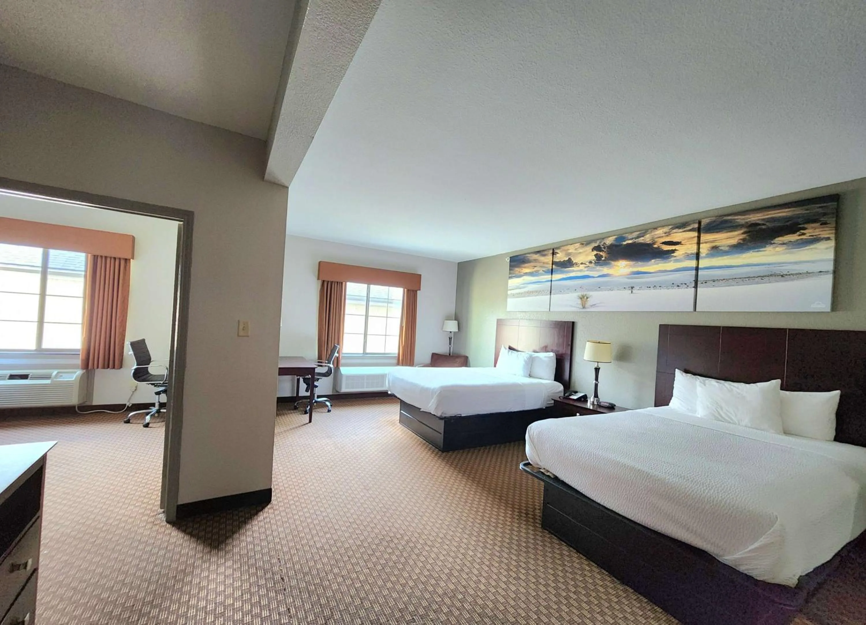 Photo of the whole room, Bed in Days Inn by Wyndham Kemah