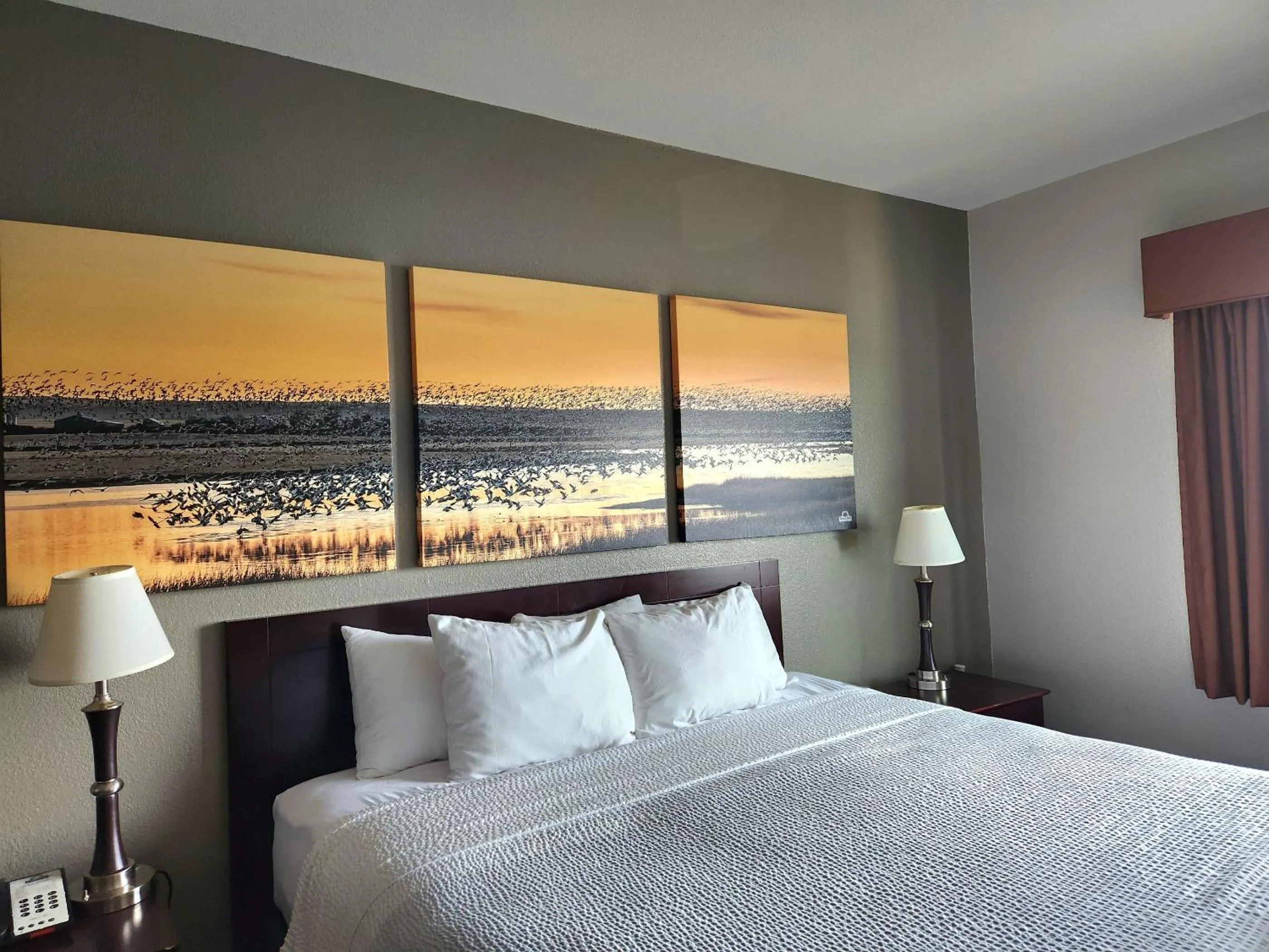 Bed in Days Inn by Wyndham Kemah