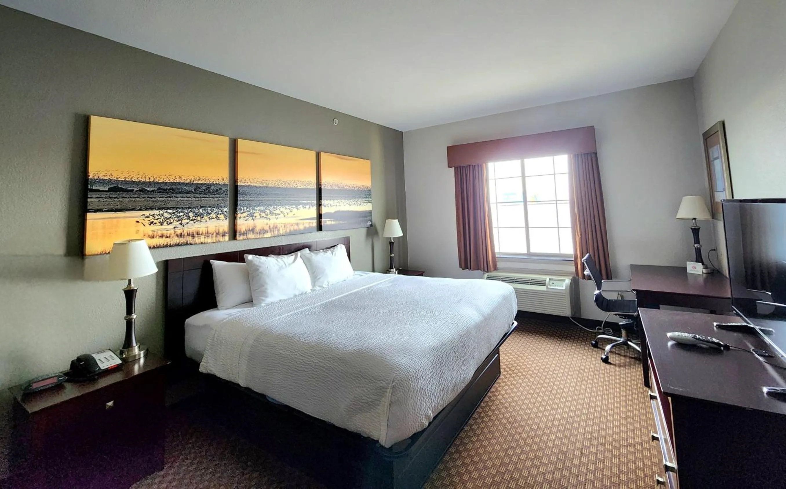 Bedroom, Bed in Days Inn by Wyndham Kemah