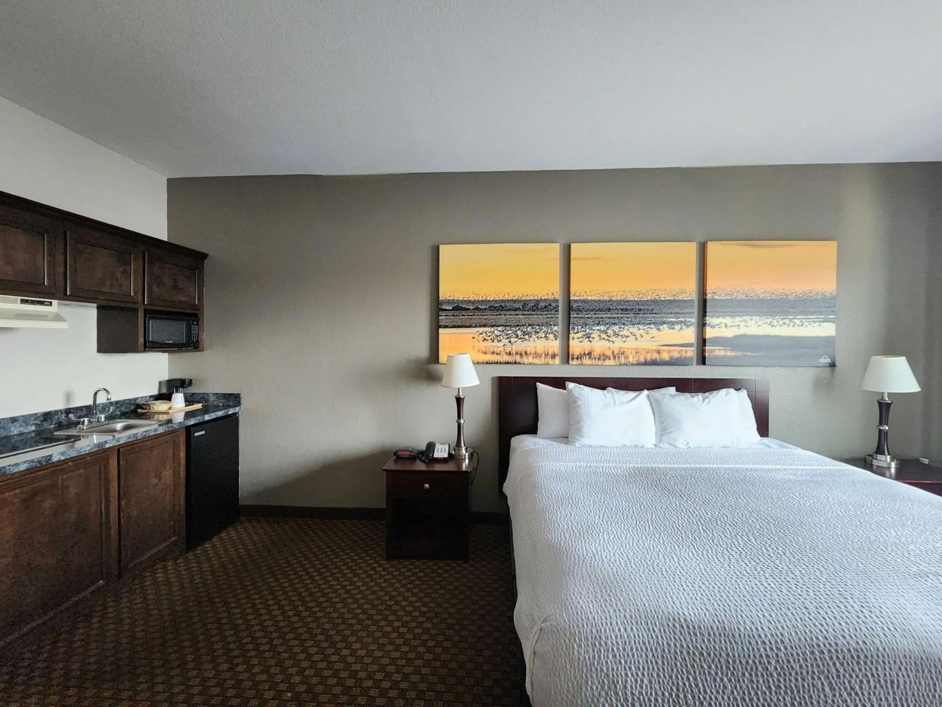 Photo of the whole room, Bed in Days Inn by Wyndham Kemah