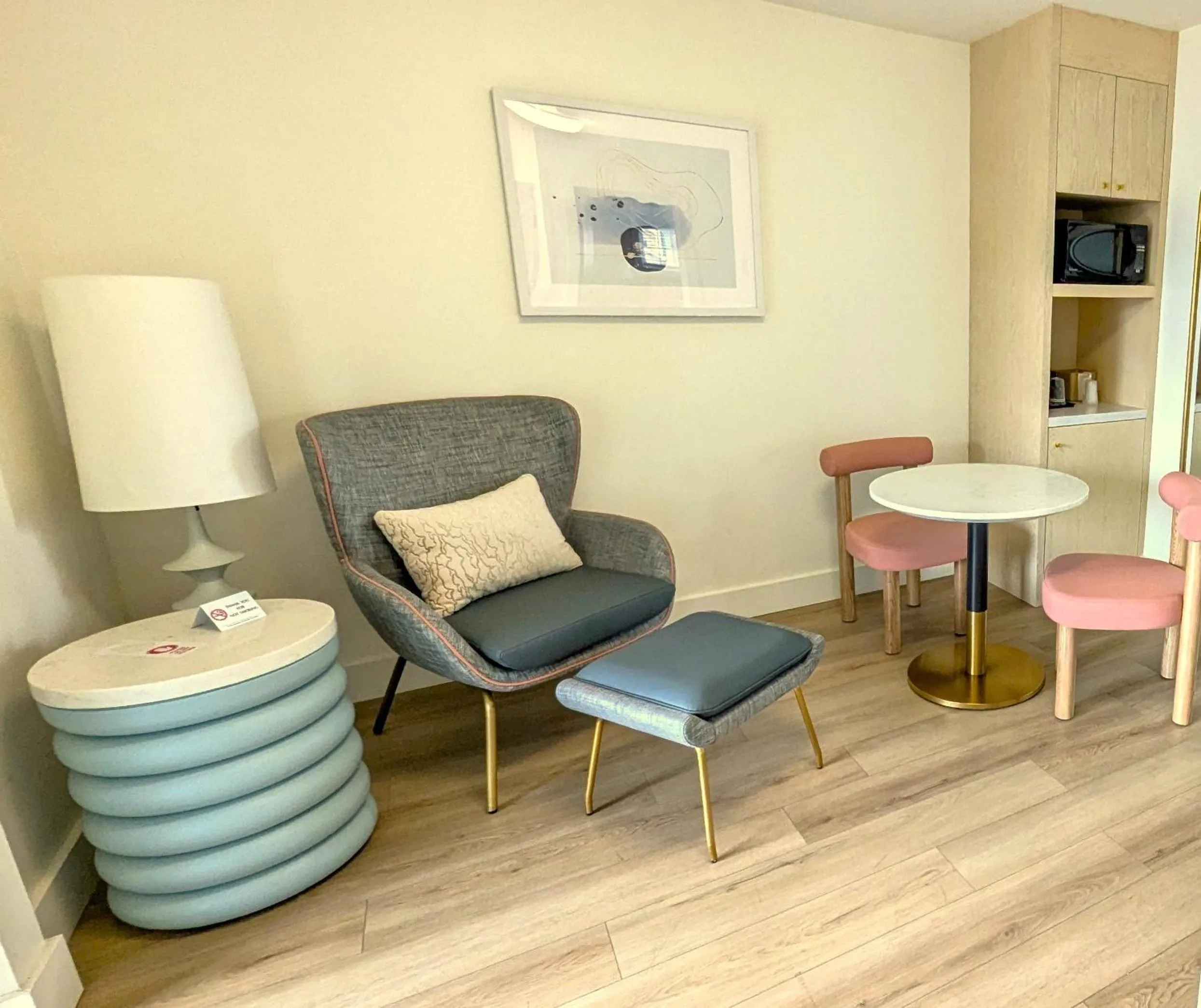 Seating area in Seaway Inn