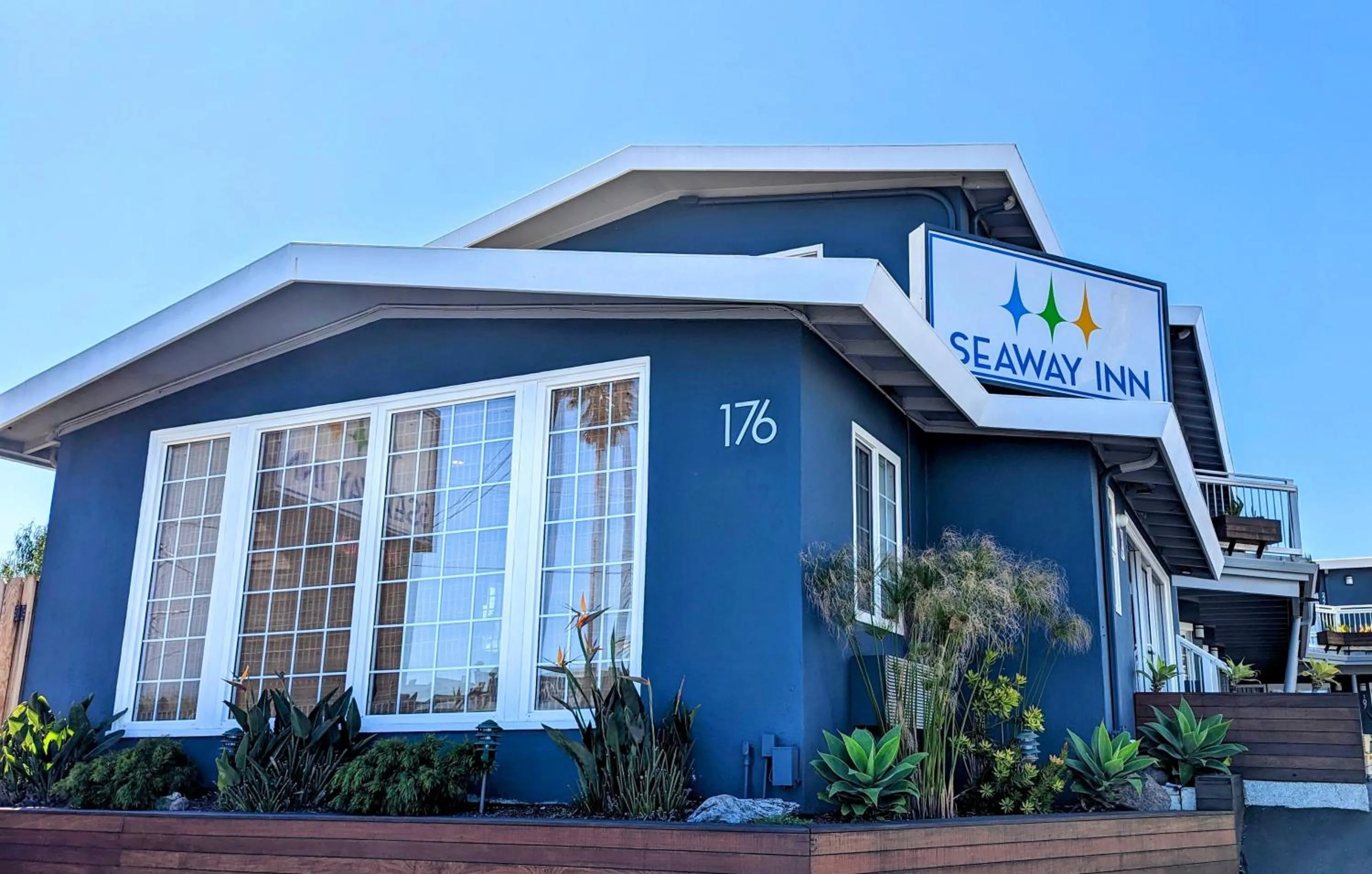 Property building in Seaway Inn