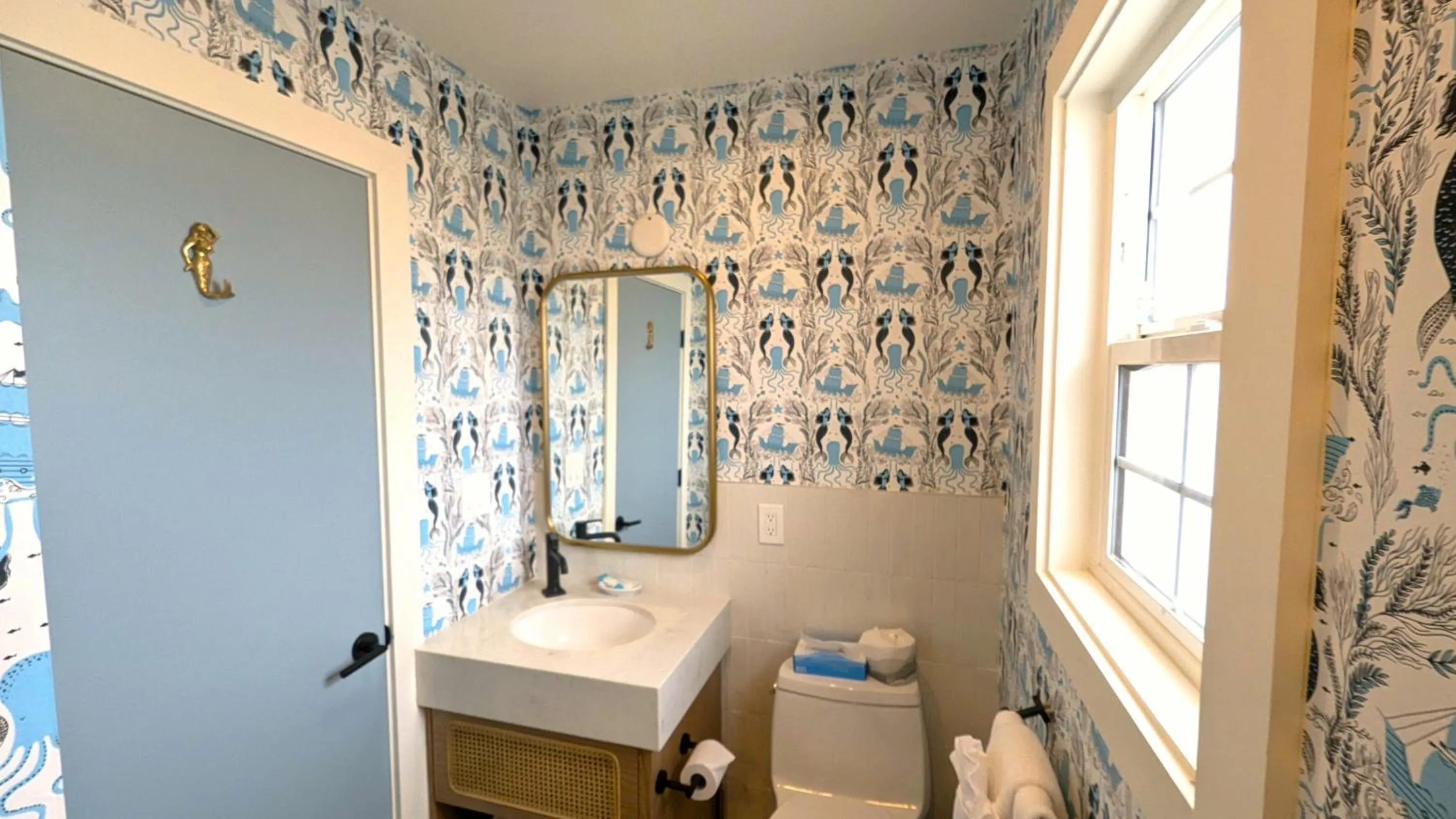 Bathroom in Seaway Inn