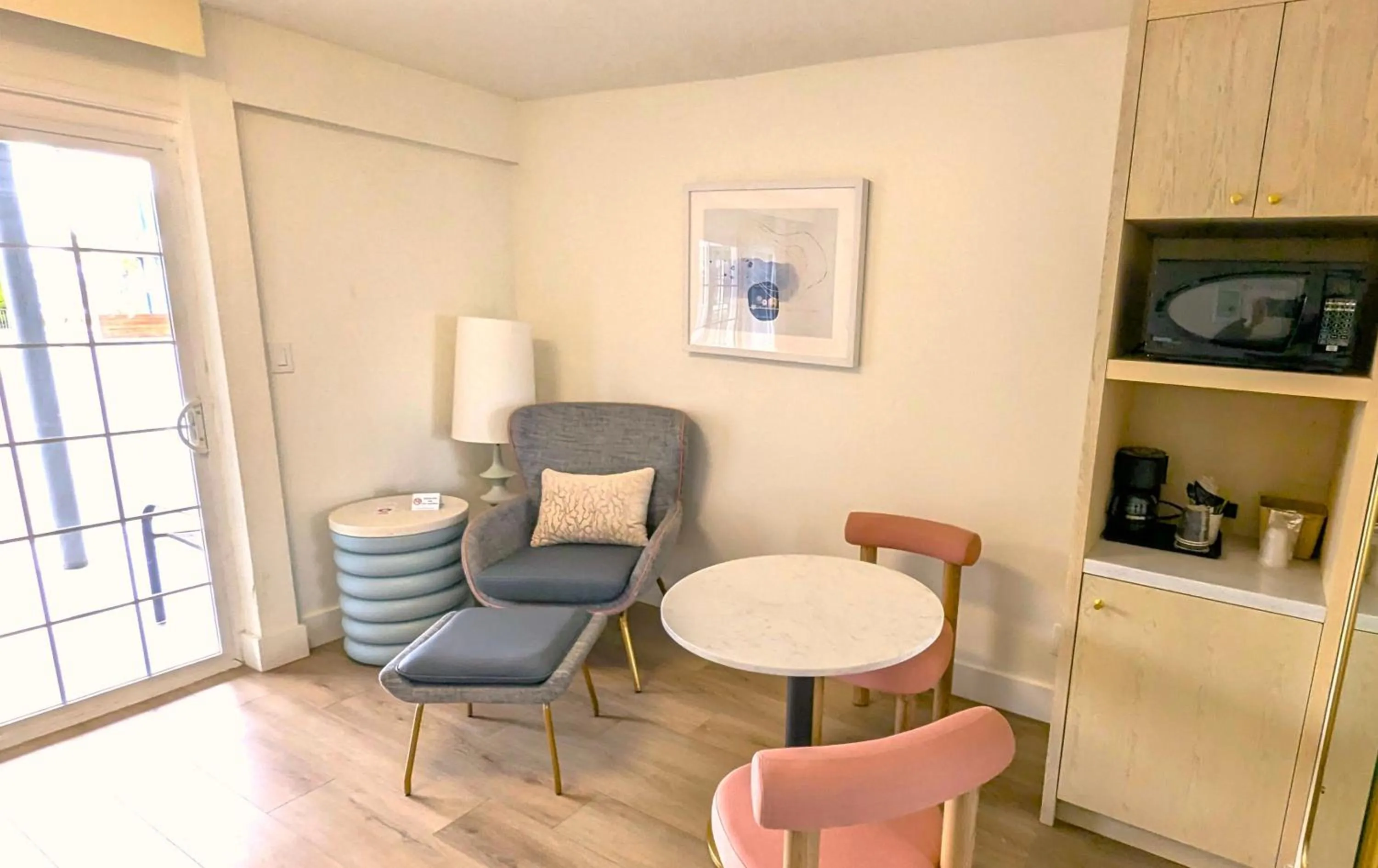 Seating area in Seaway Inn