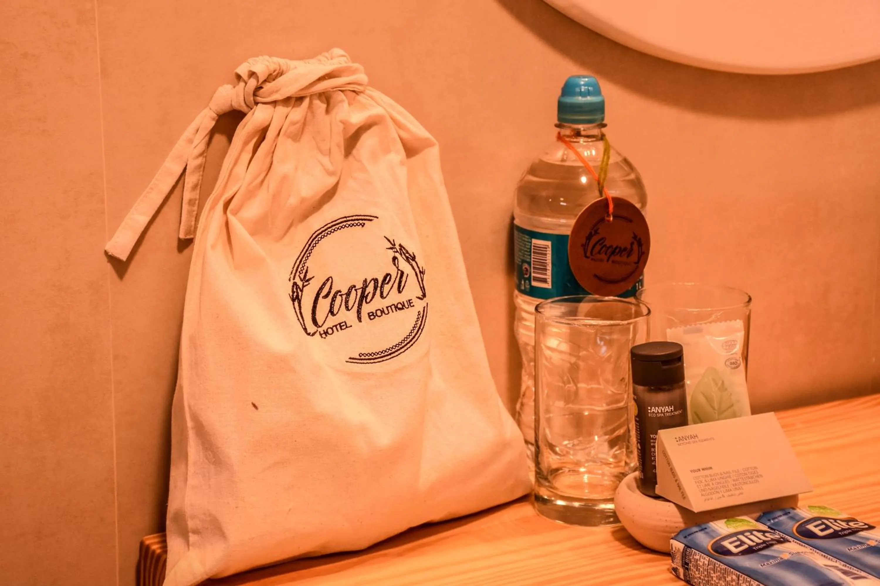Food and drinks in Cooper Hotel Boutique