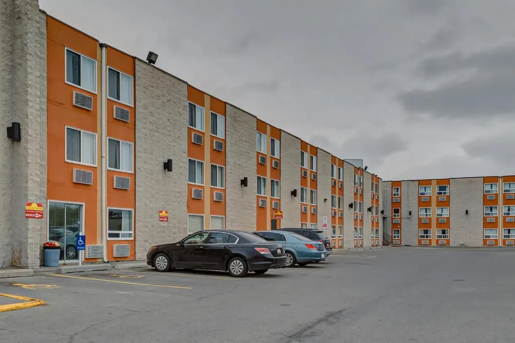 Airport Traveller's Inn