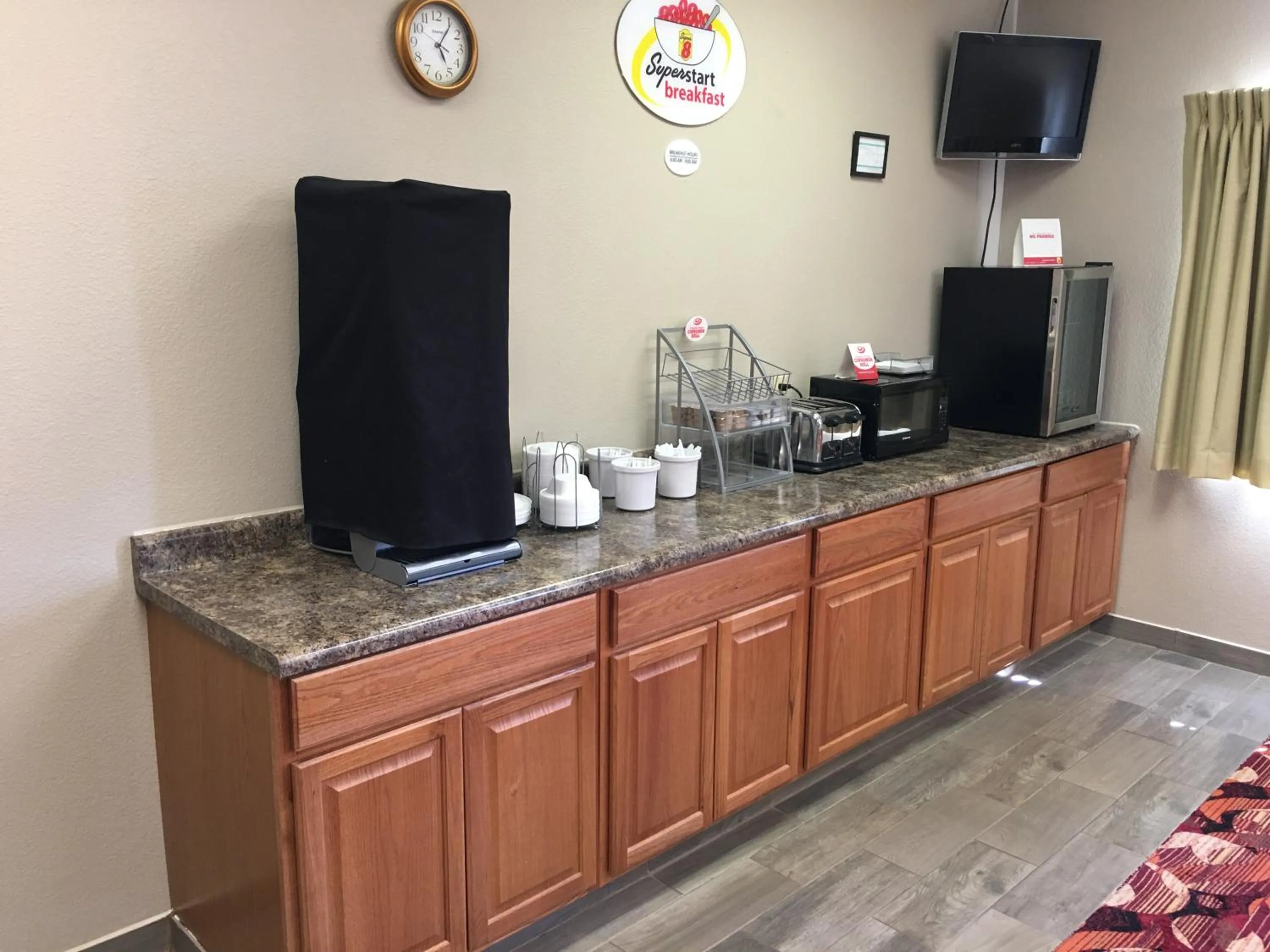 Breakfast in Super 8 by Wyndham O Neill NE