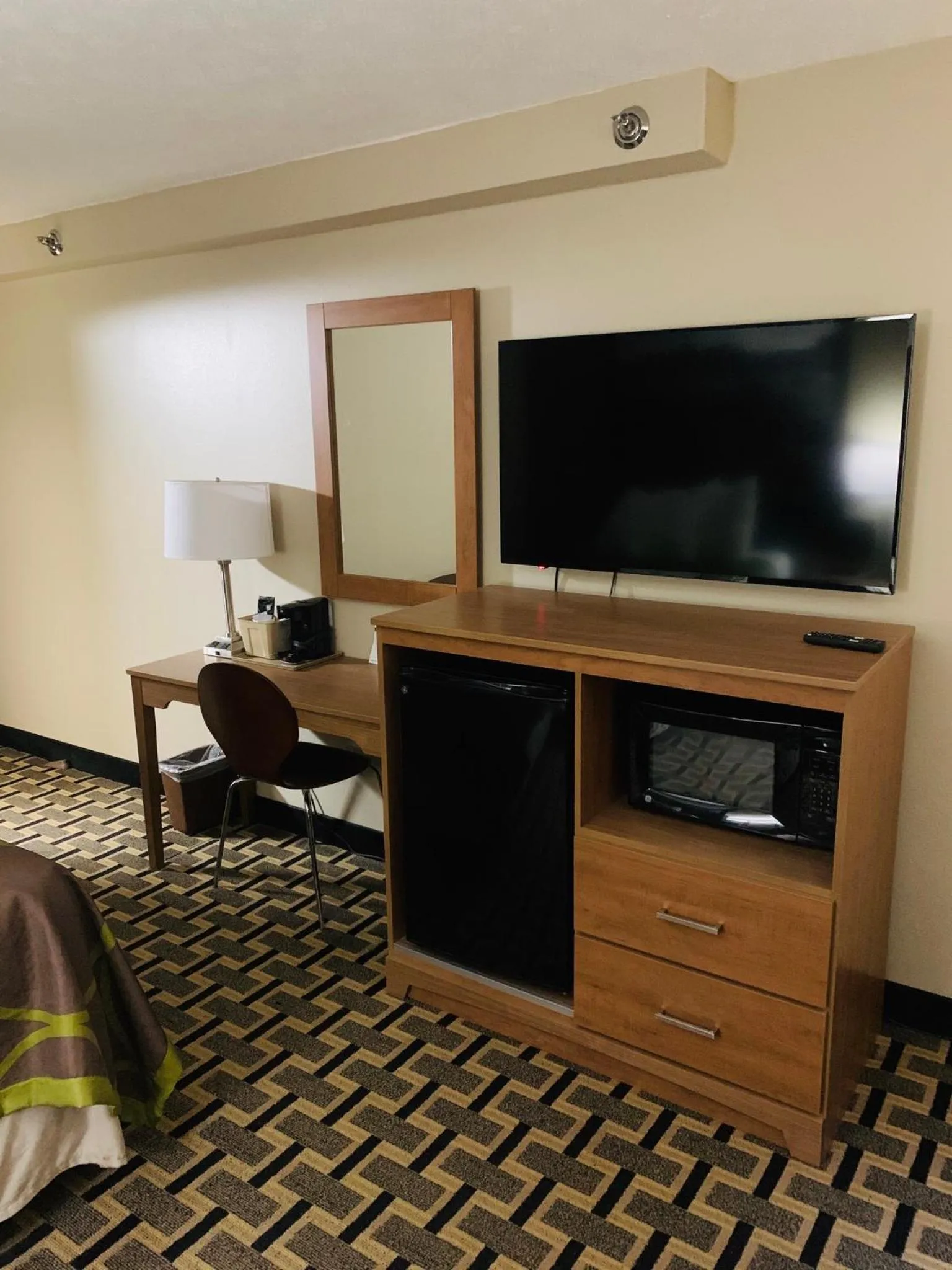 hair dresser in Super 8 by Wyndham O Neill NE