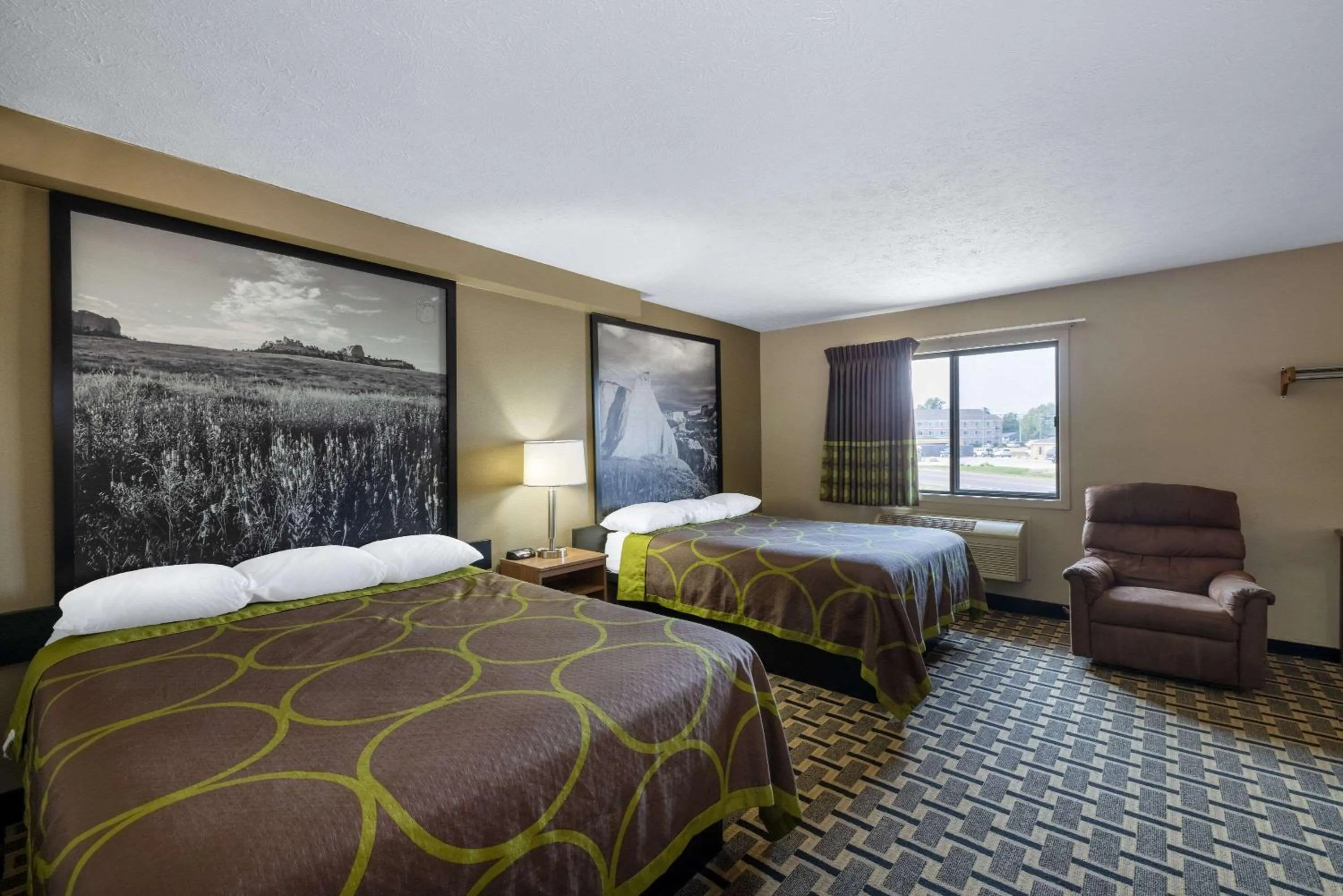 Photo of the whole room, Bed in Super 8 by Wyndham O Neill NE