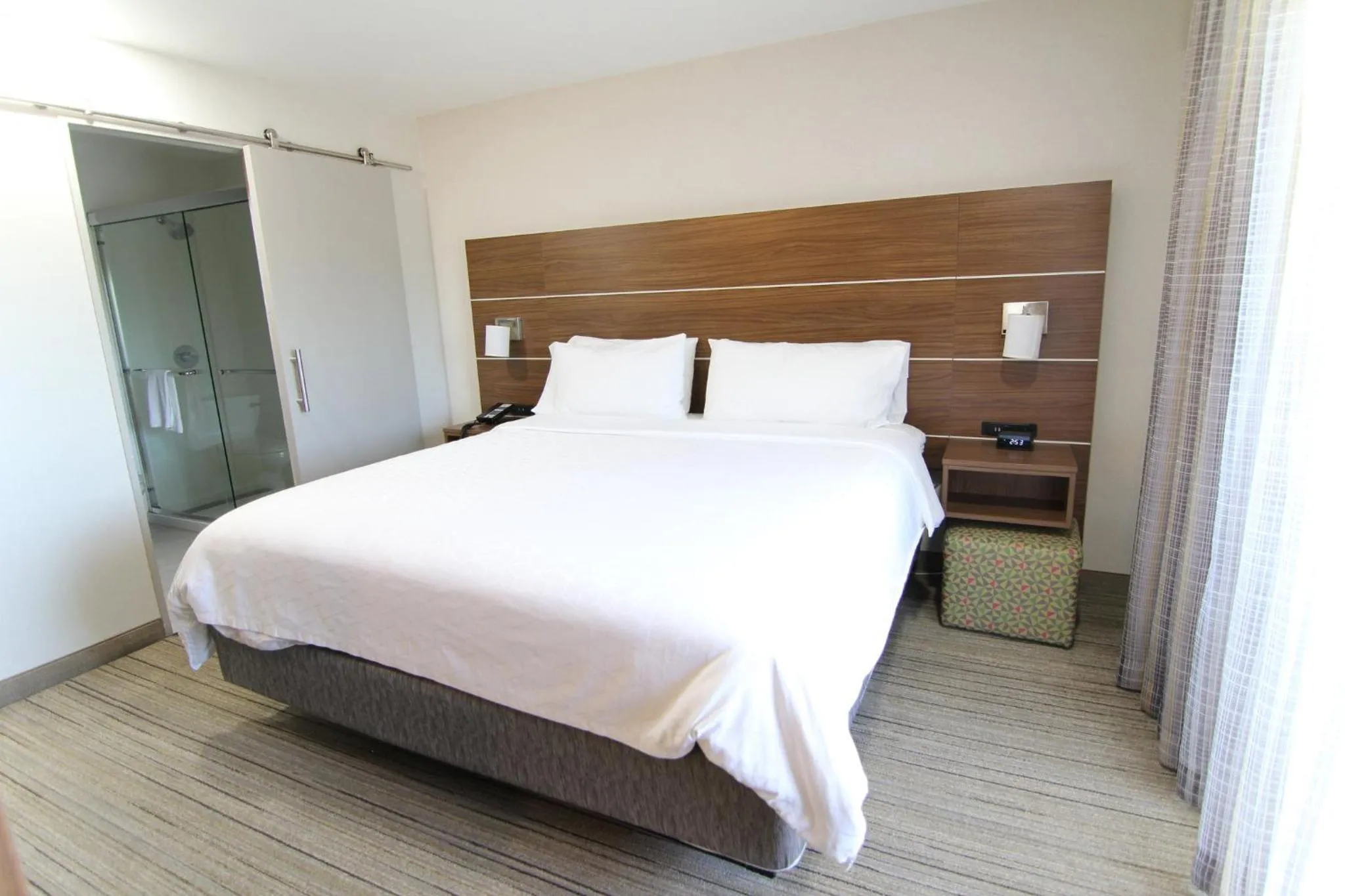 Photo of the whole room, Bed in Holiday Inn Express - Santa Rosa North by IHG