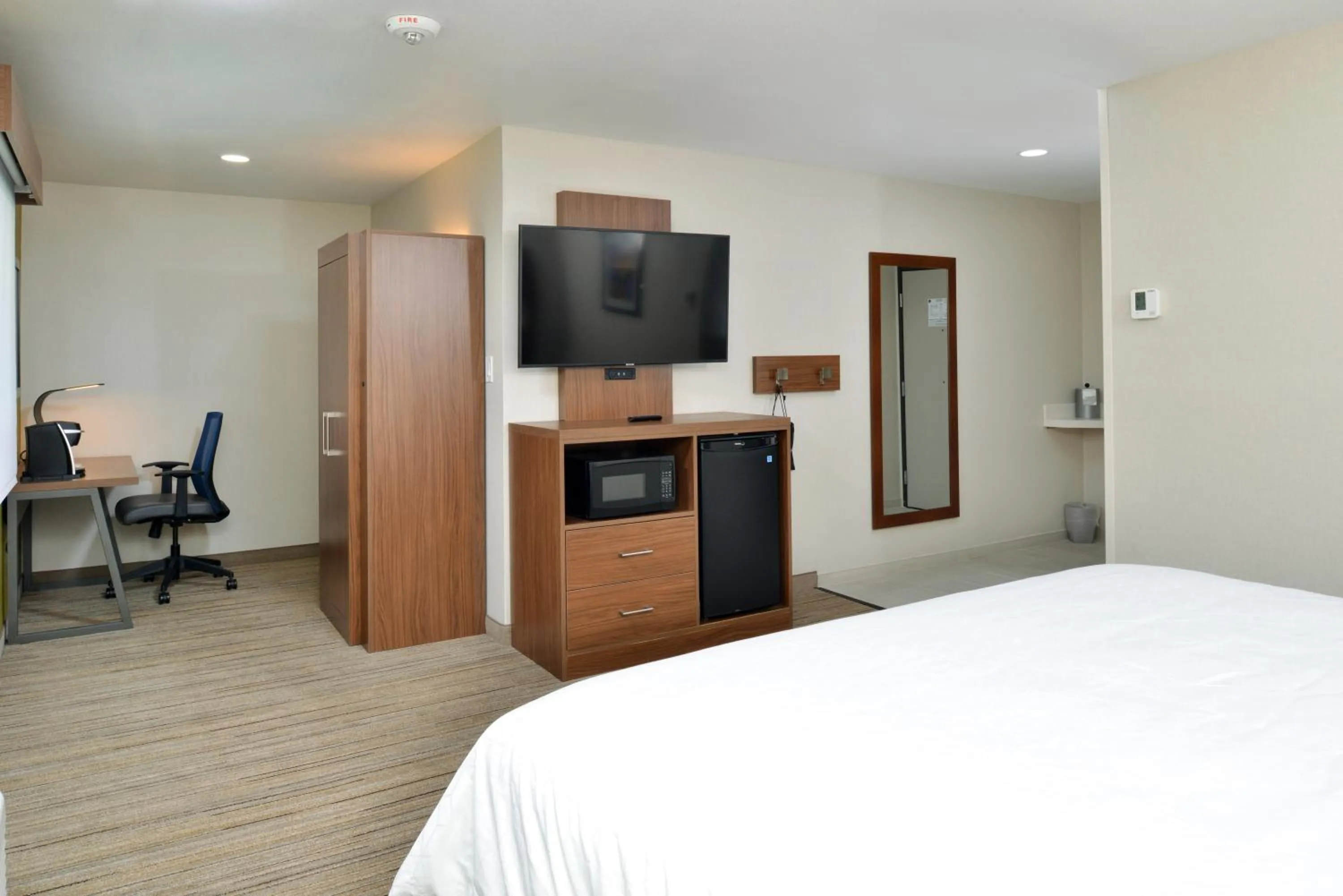 Photo of the whole room, Bed in Holiday Inn Express - Santa Rosa North by IHG