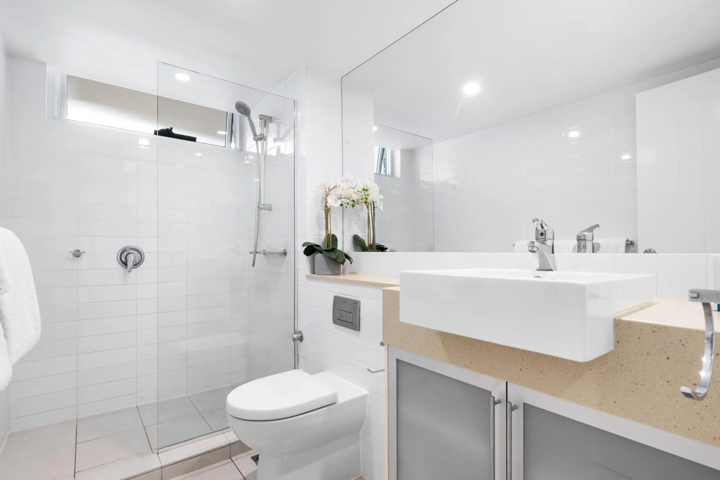 Shower in Maison Noosa