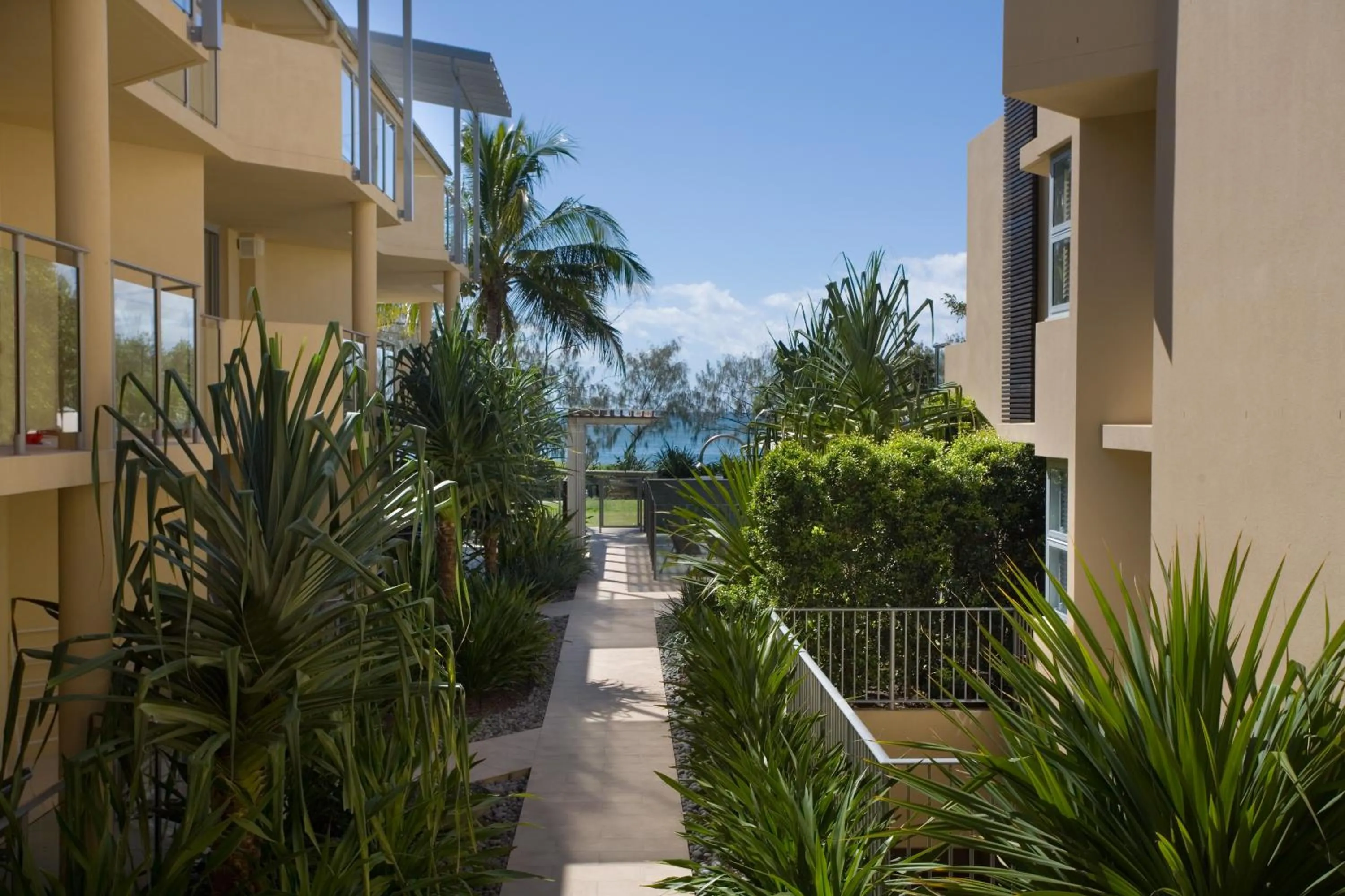 Facade/entrance in Maison Noosa