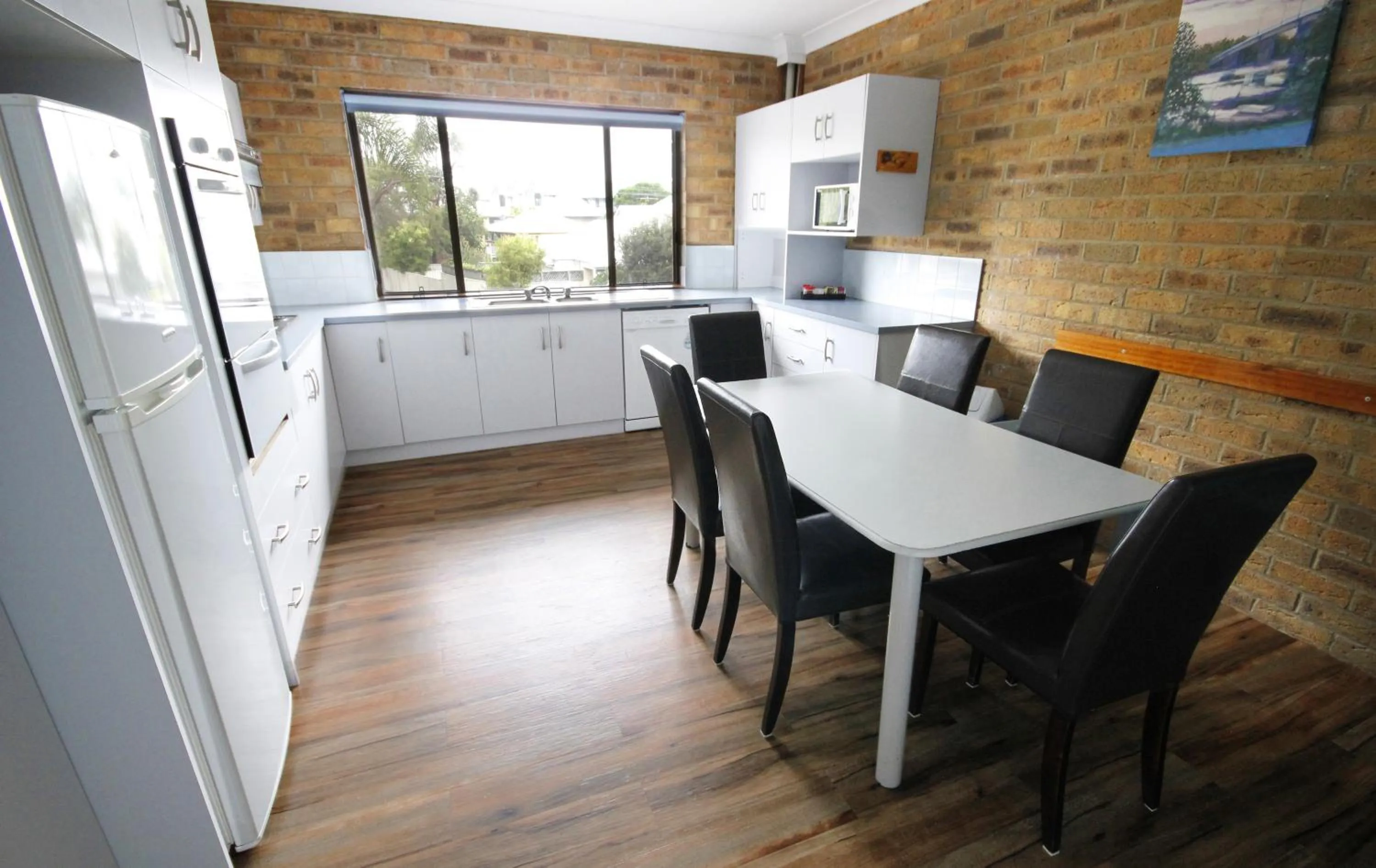 Dining area in Hawks Nest Motel