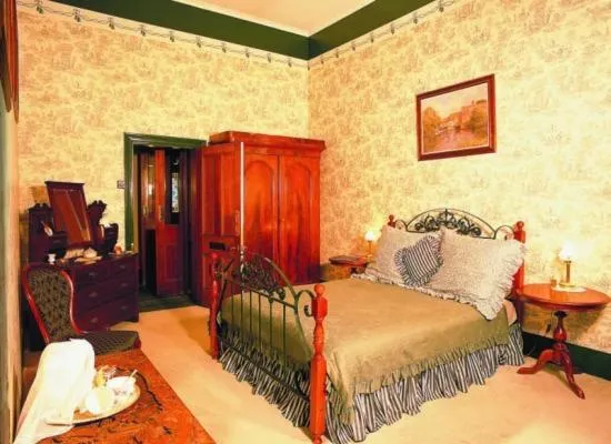Photo of the whole room, Bed in Ormiston House