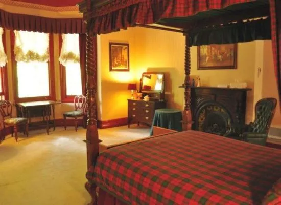 Photo of the whole room, Bed in Ormiston House