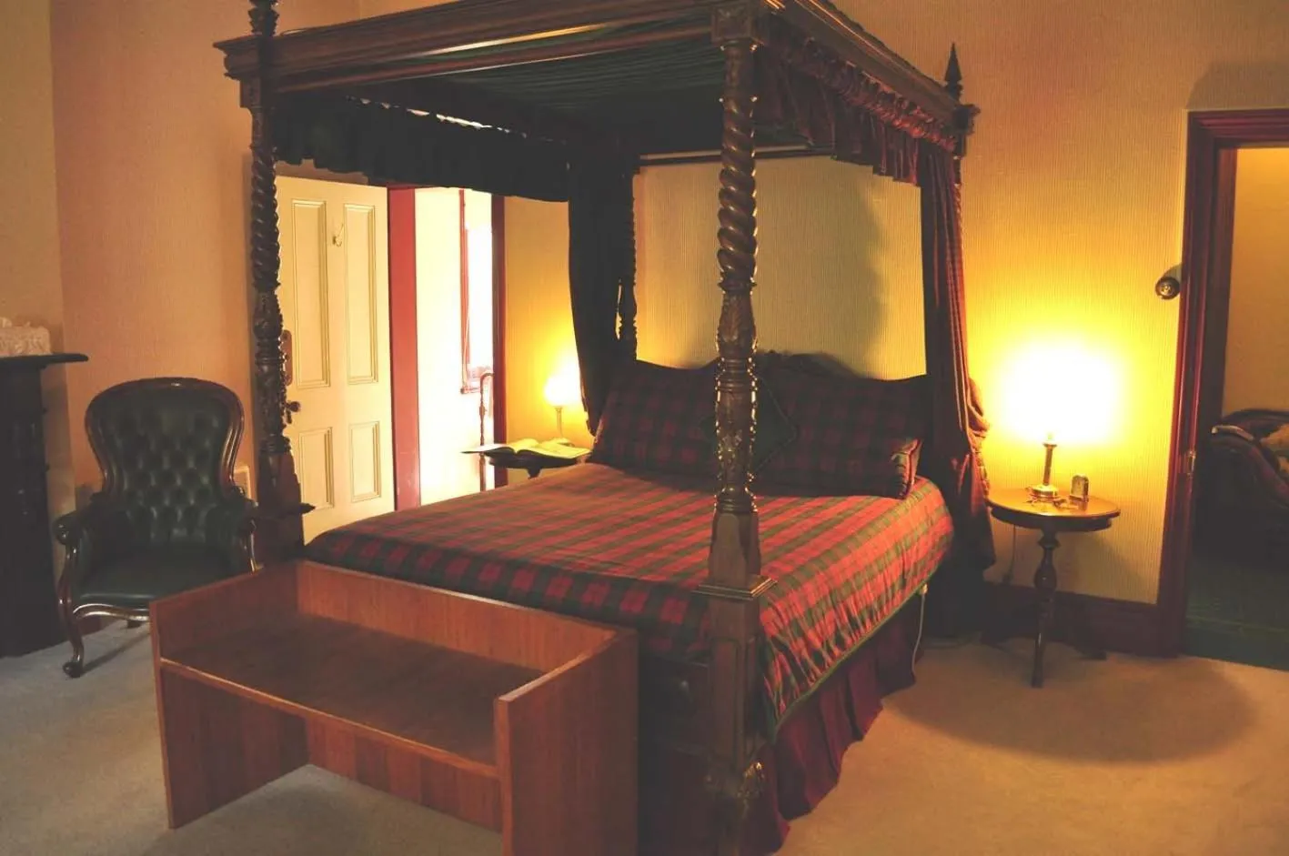 Photo of the whole room, Bed in Ormiston House