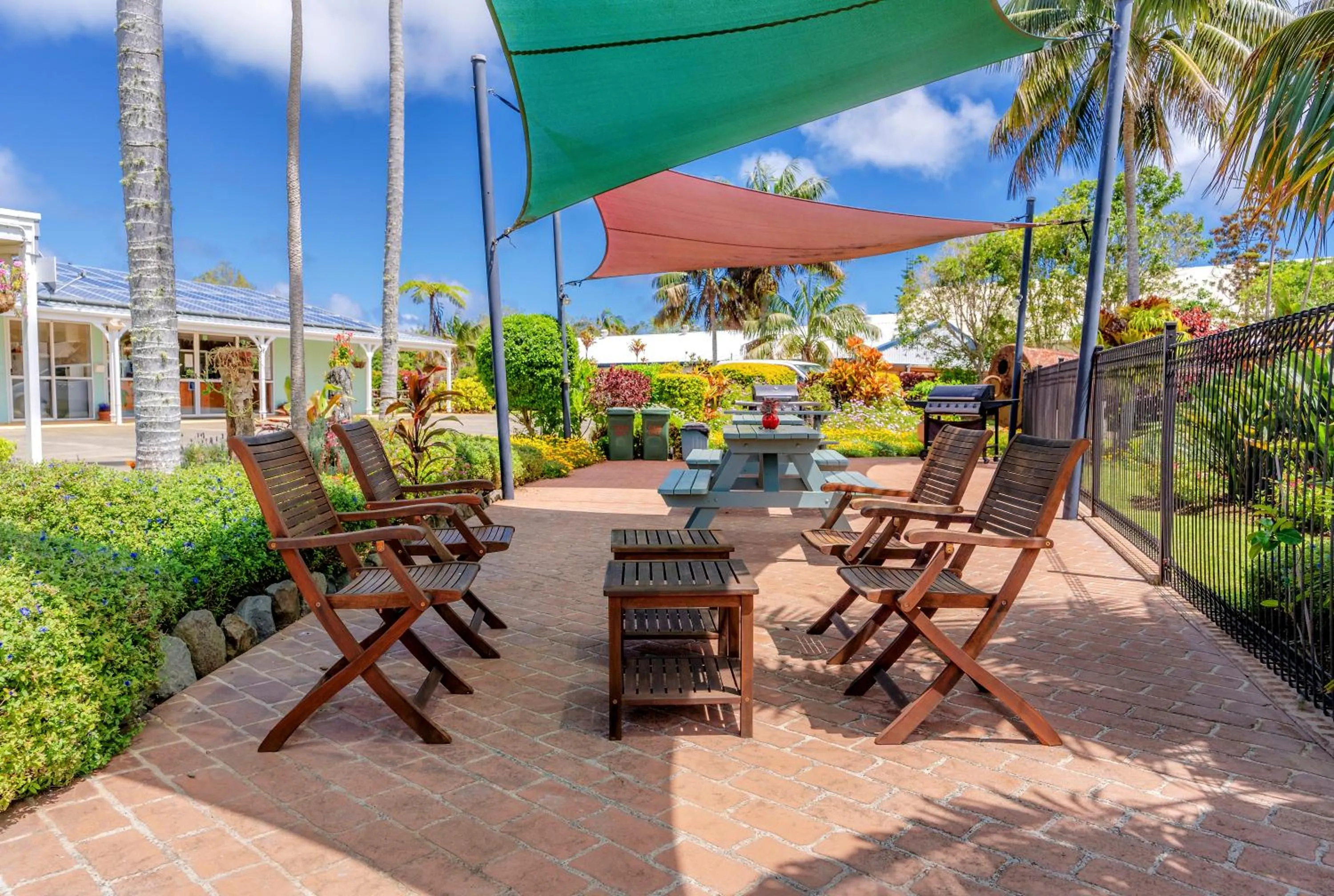 BBQ facilities in Aloha Apartments