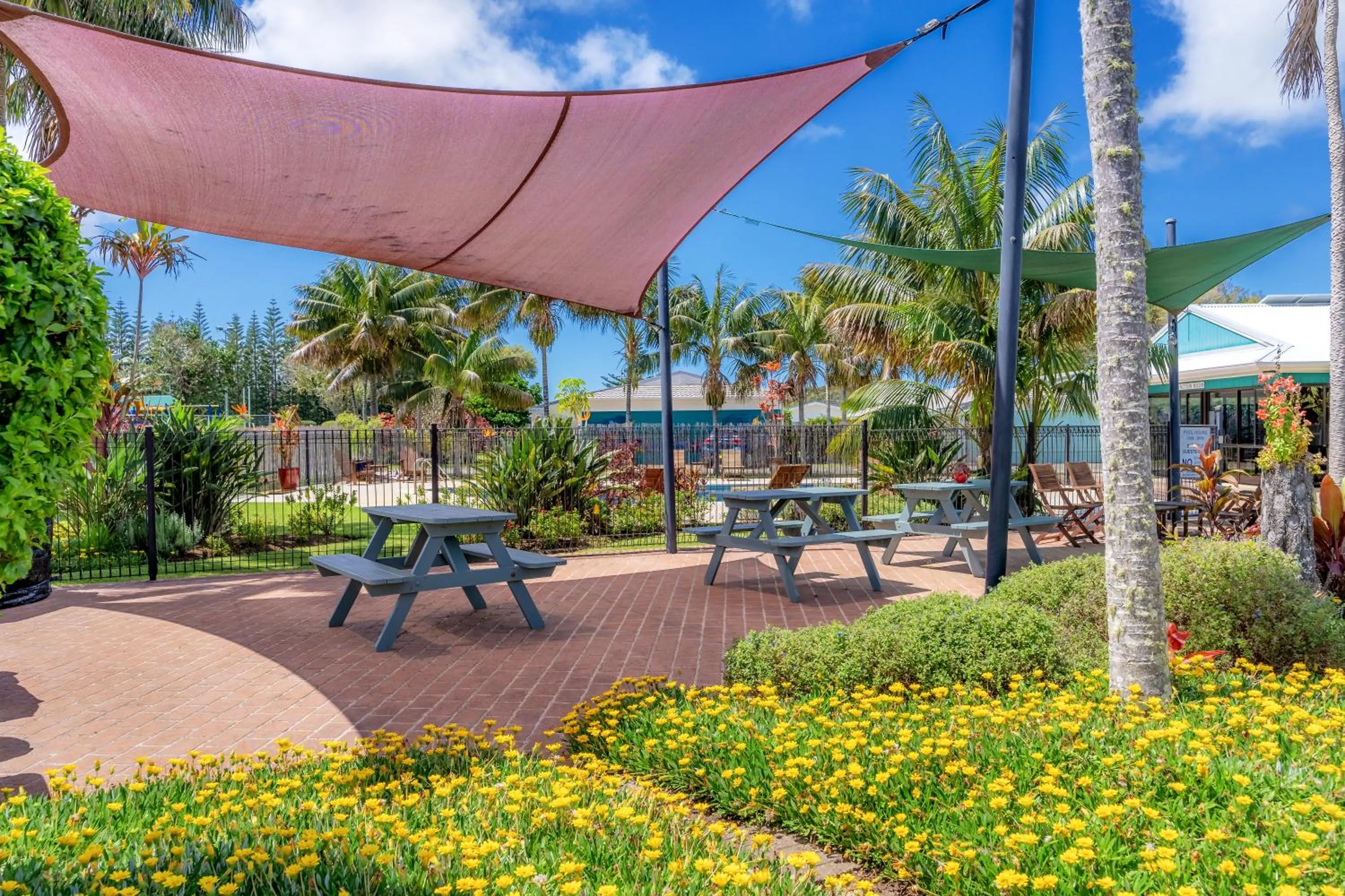 BBQ facilities in Aloha Apartments