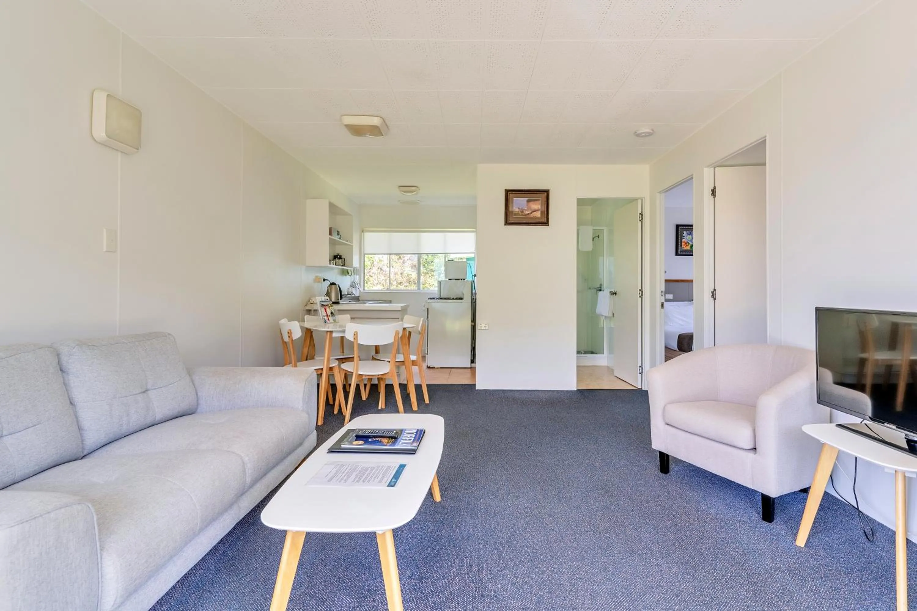 Living room in Aloha Apartments