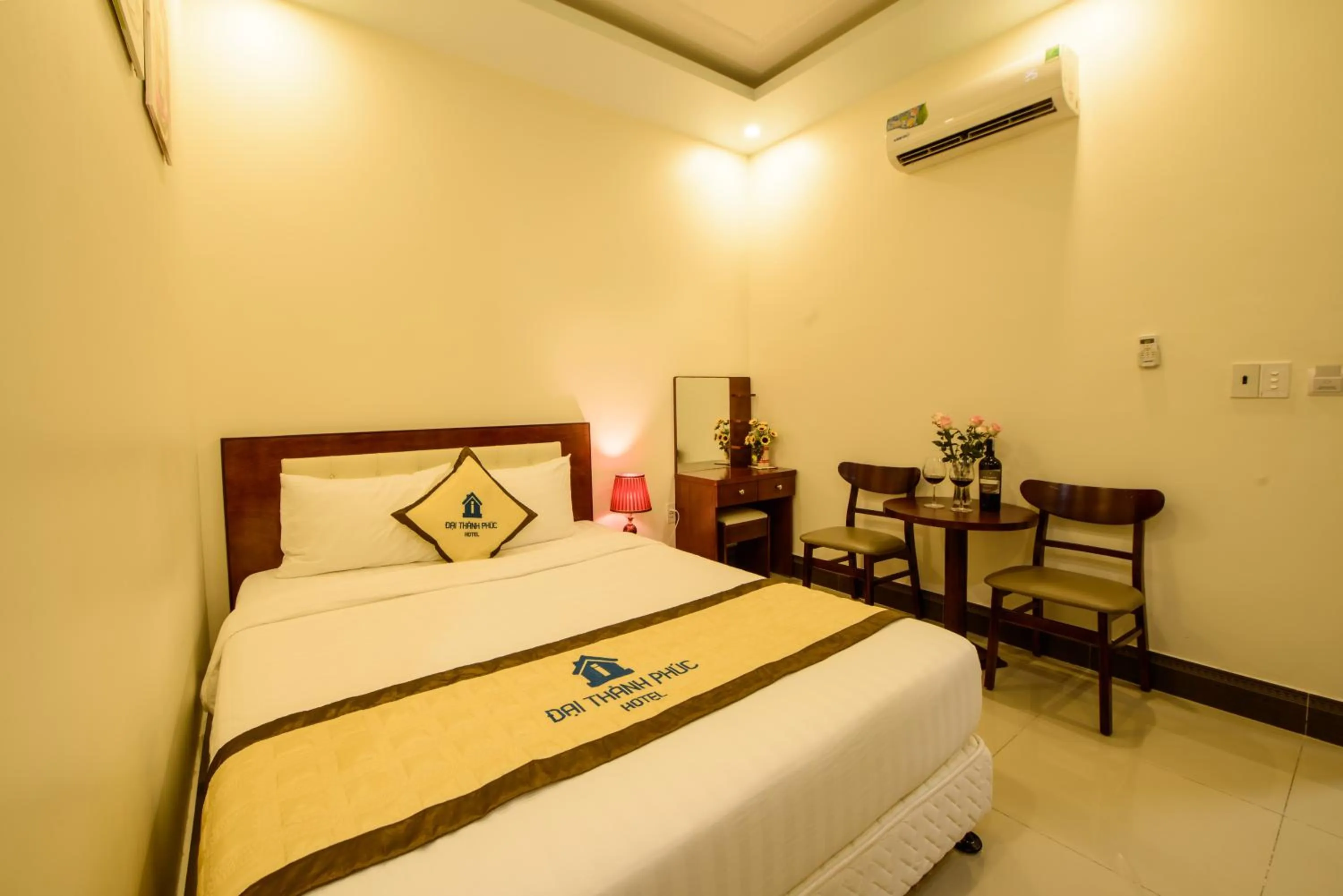 Bedroom, Bed in ĐẠI THÀNH PHÚC