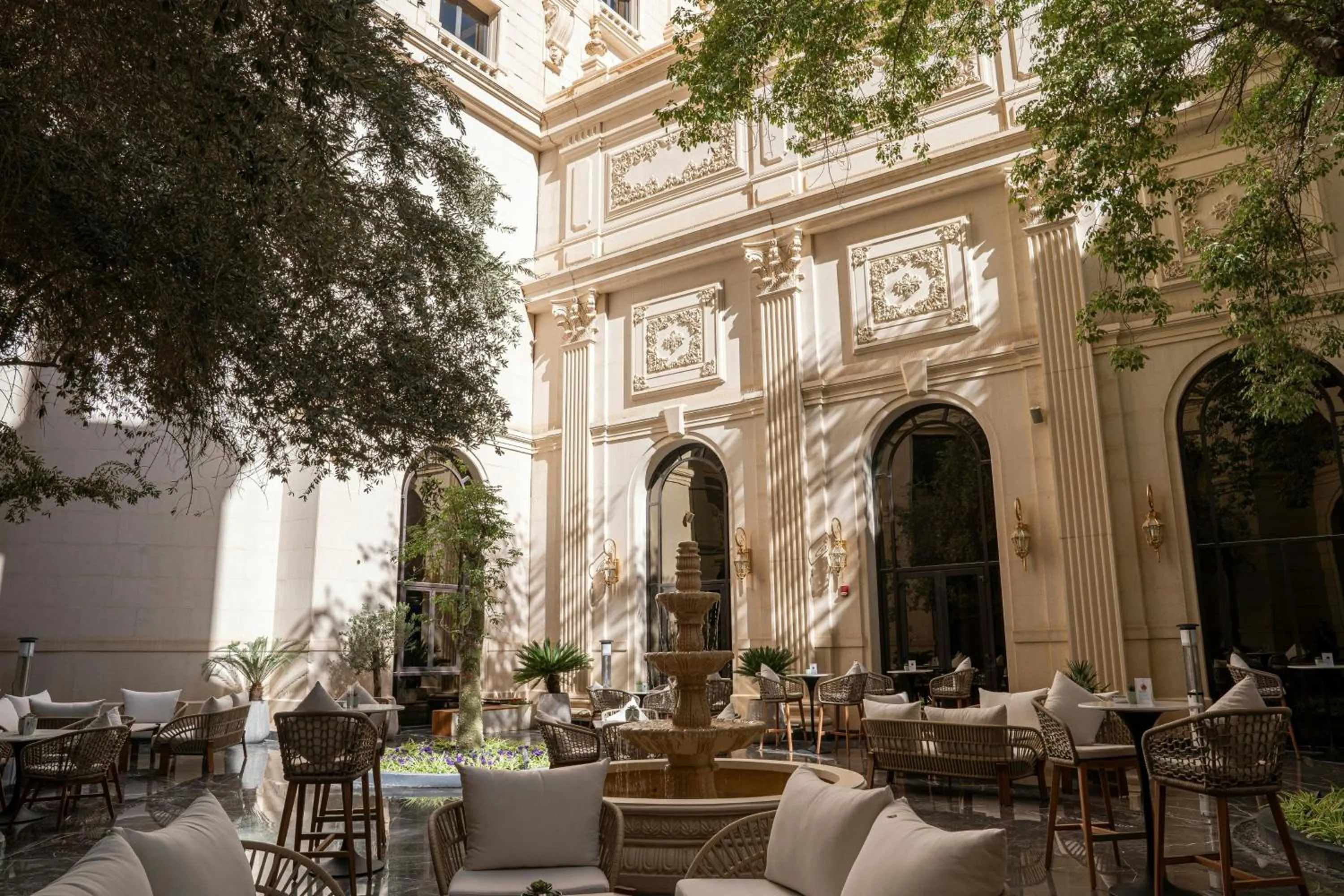 Lounge or bar in The Ritz-Carlton, Riyadh