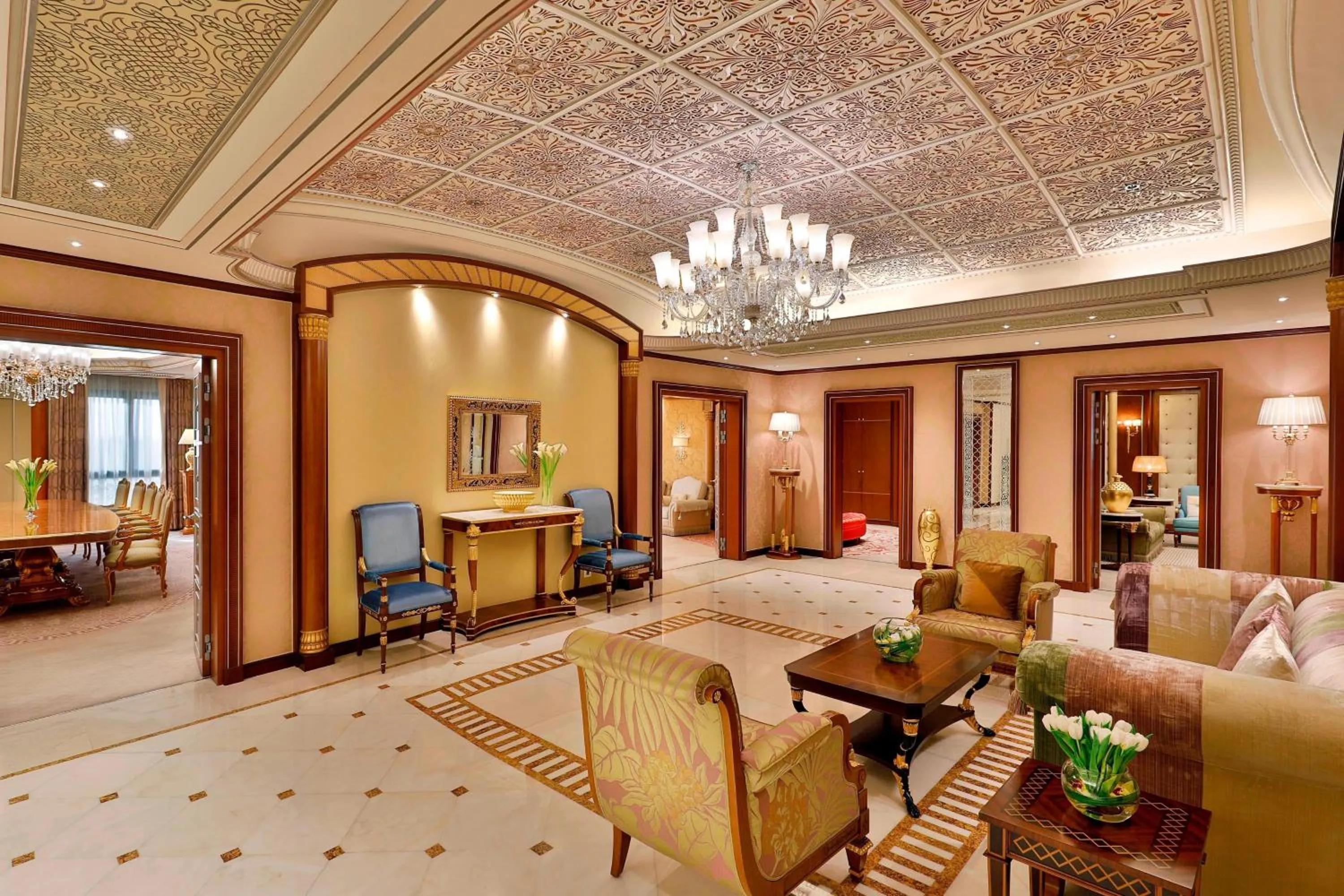 Living room, Bed in The Ritz-Carlton, Riyadh