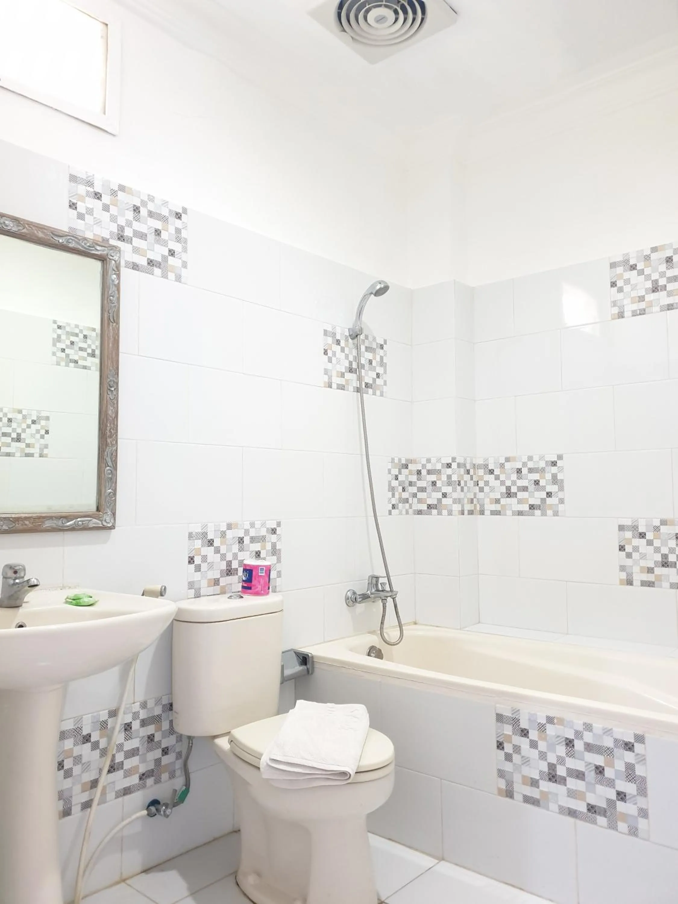 Bathroom in At The Beach Candidasa