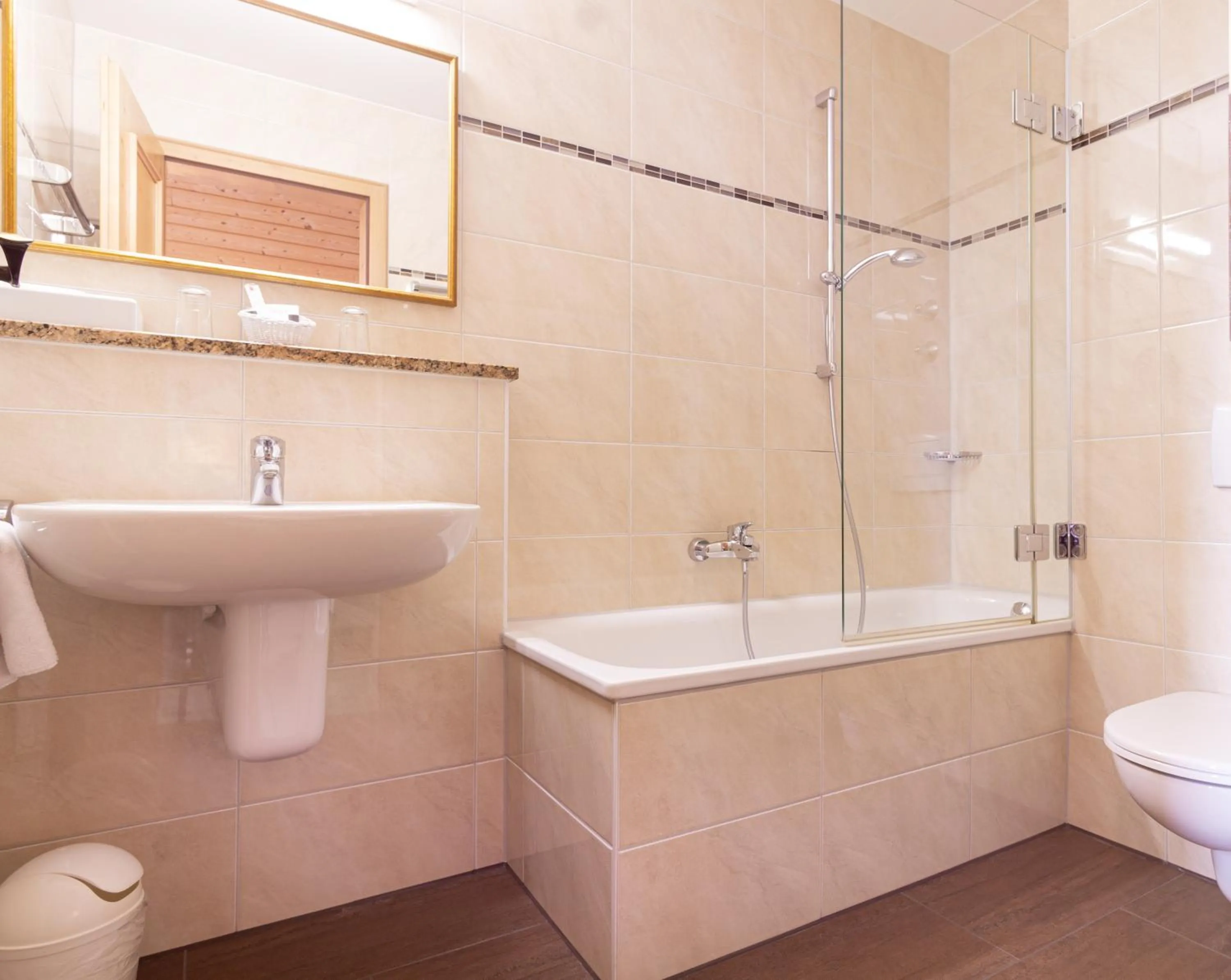 Bathroom in Glasl's Landhotel