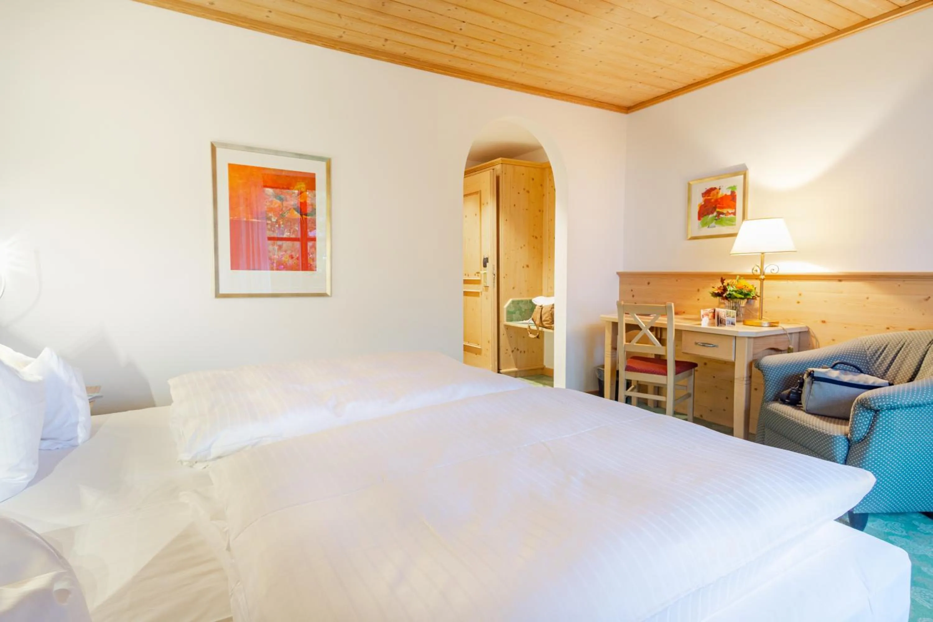 Photo of the whole room, Bed in Glasl's Landhotel