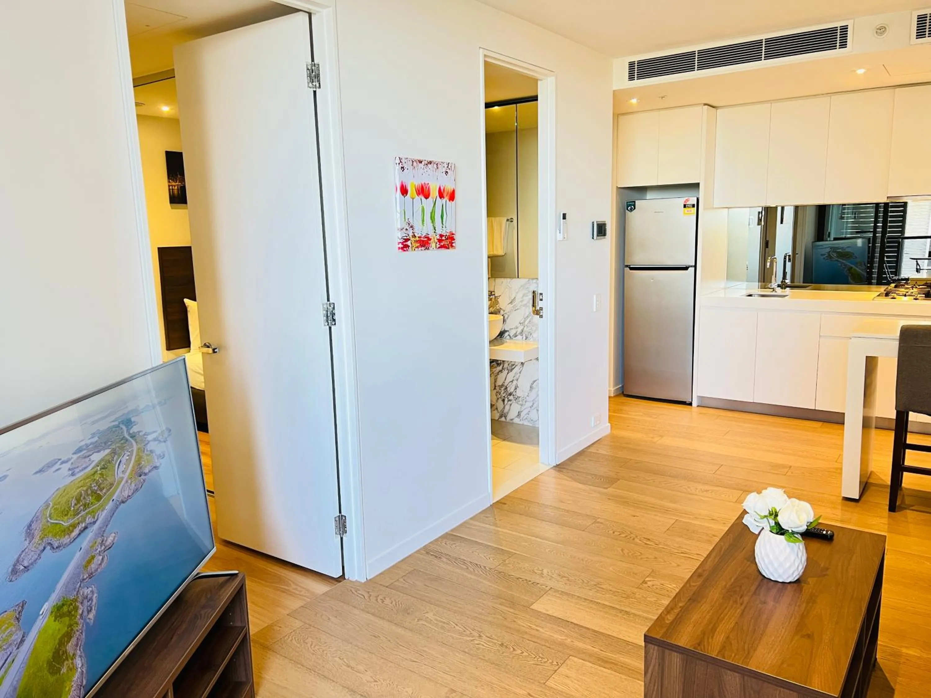 TV and multimedia in Flinders Street Apartments