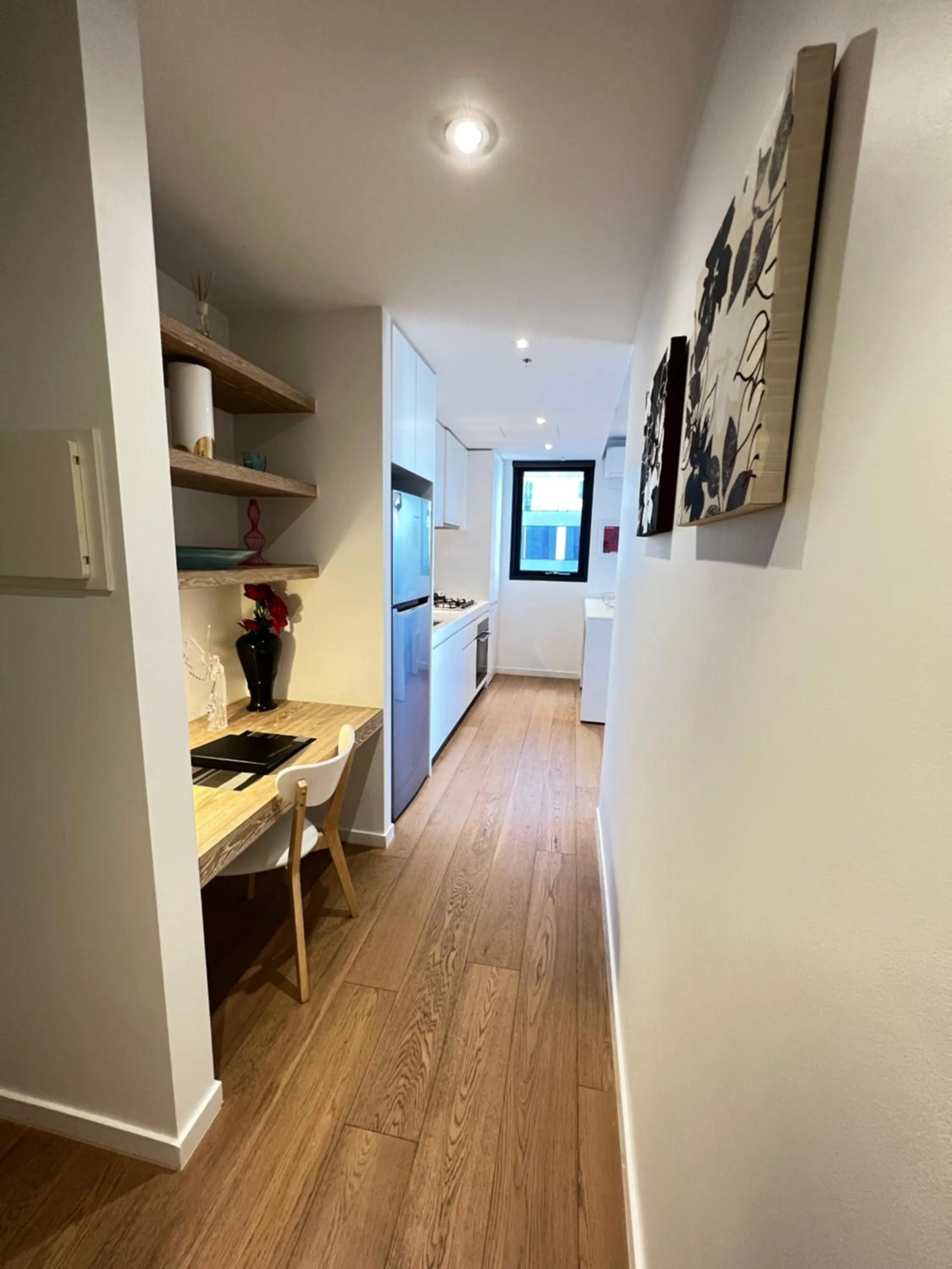 Kitchen or kitchenette in Flinders Street Apartments