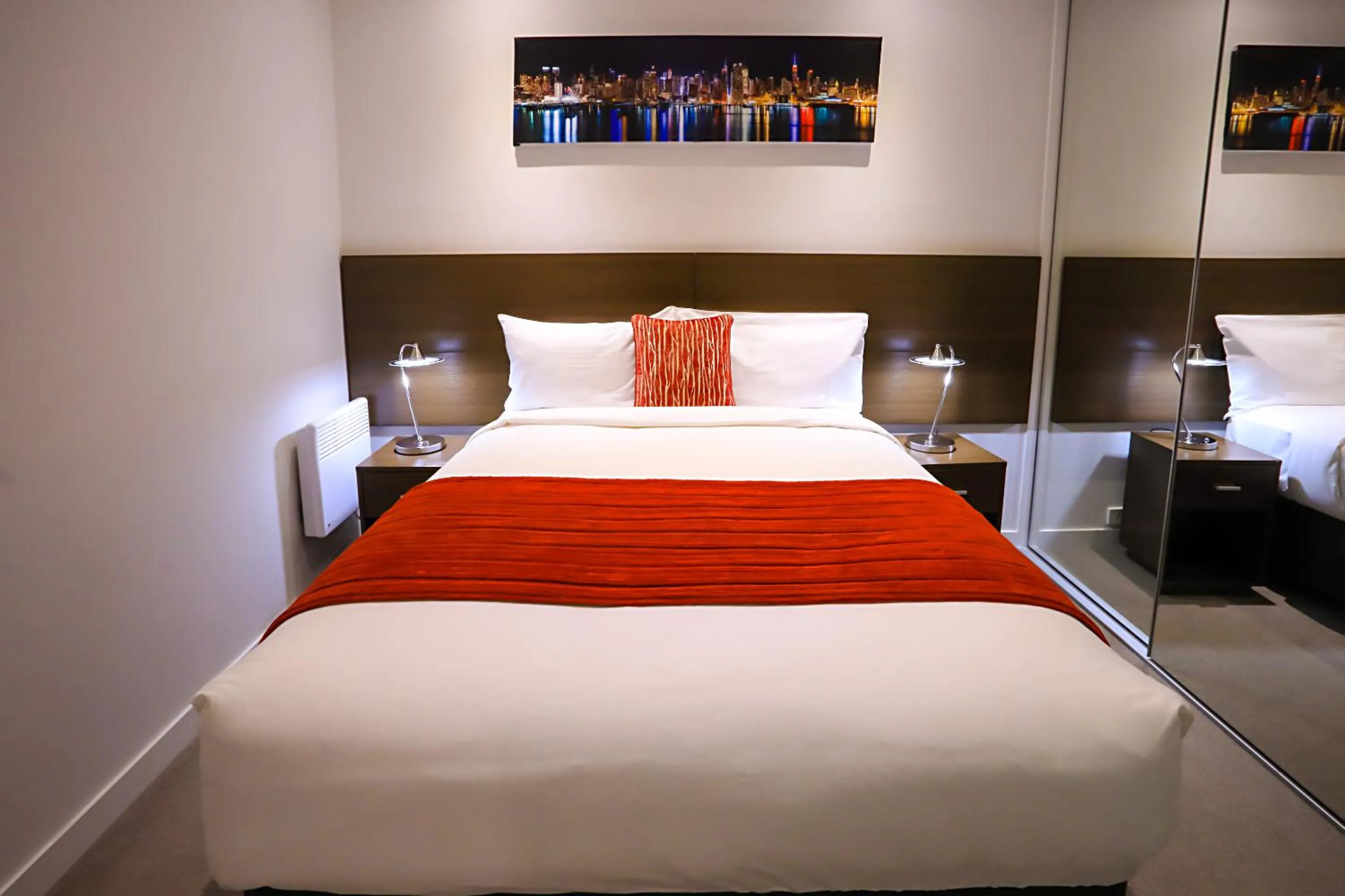 Bedroom, Bed in Flinders Street Apartments