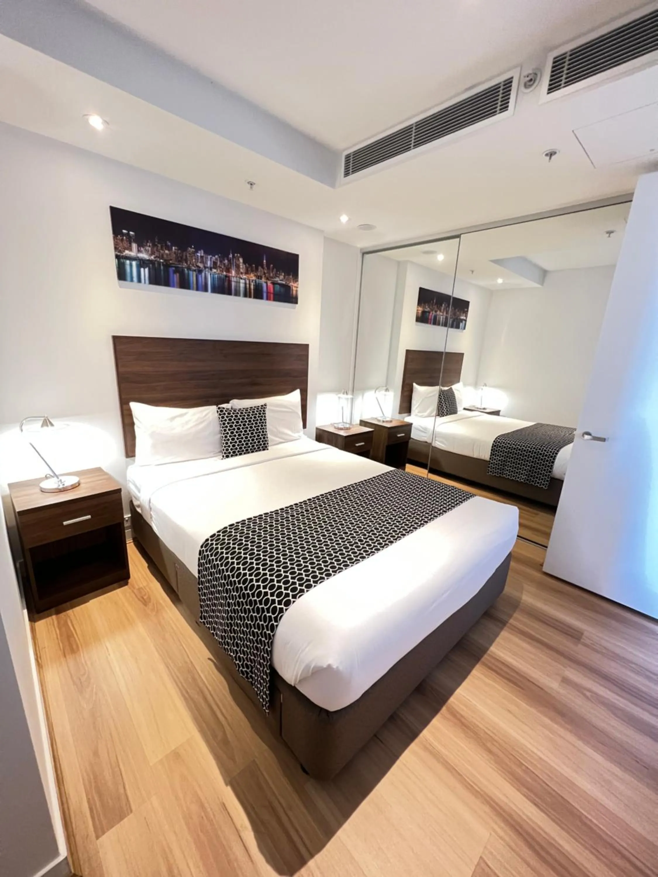Bedroom, Bed in Flinders Street Apartments