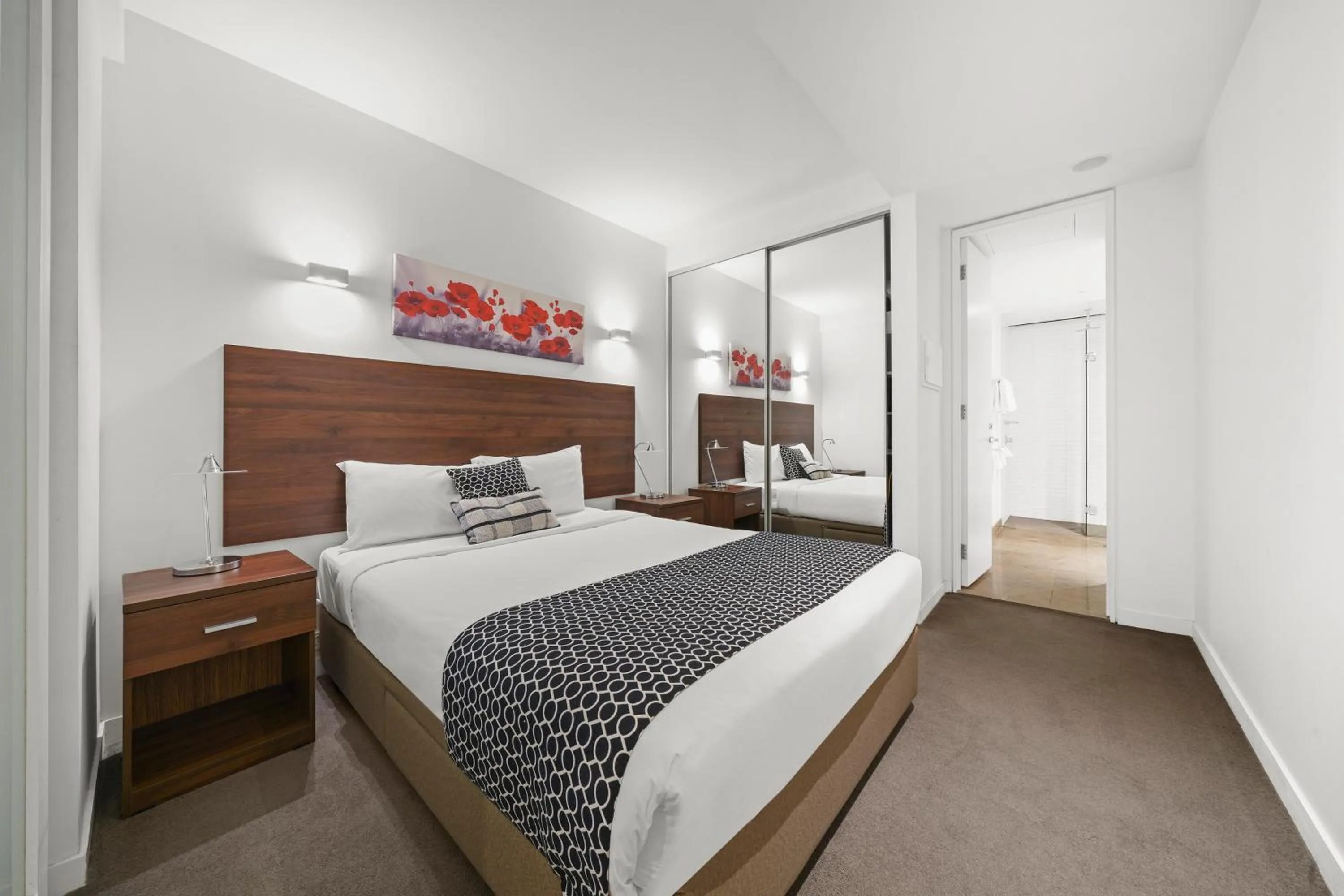 Bedroom, Bed in Flinders Street Apartments