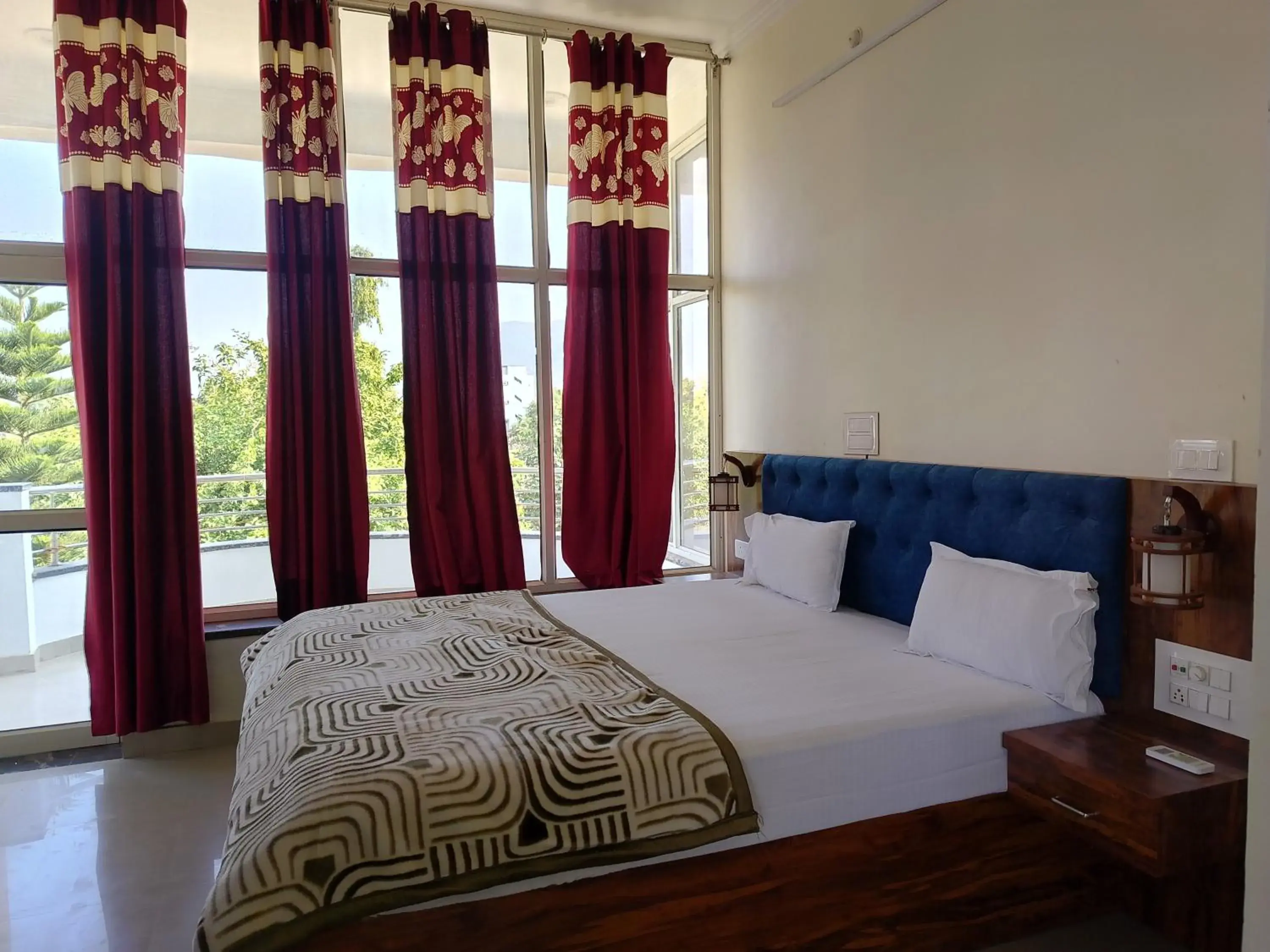 Deluxe Double Room with Balcony in Hotel Divine Palace Pushkar Deluxe Double Room with Balcony in Hotel Divine Palace Pushkar