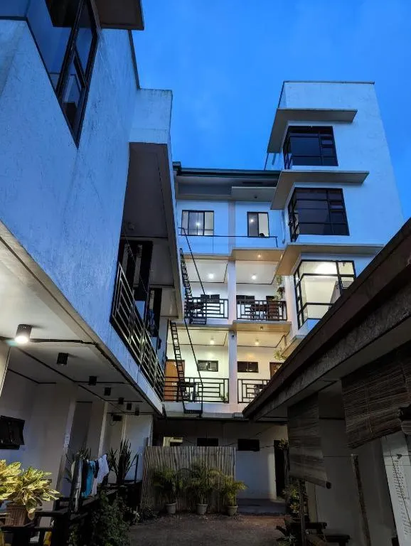 Property building in Devayn's Inn