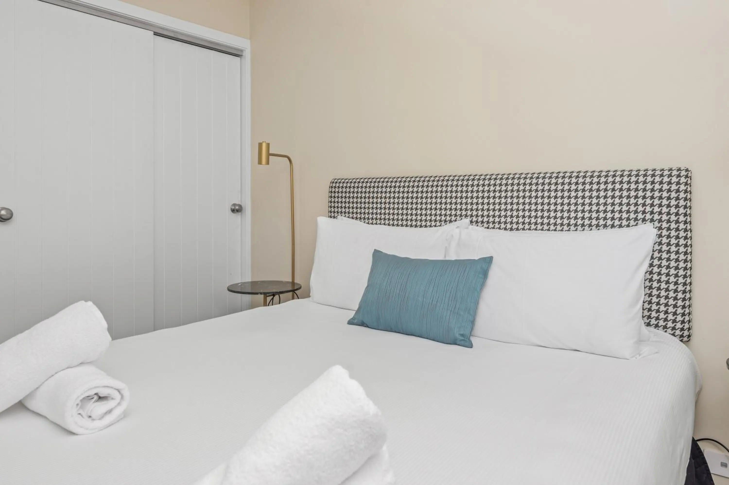 Bed in ASURE Rotorua International Motor Inn