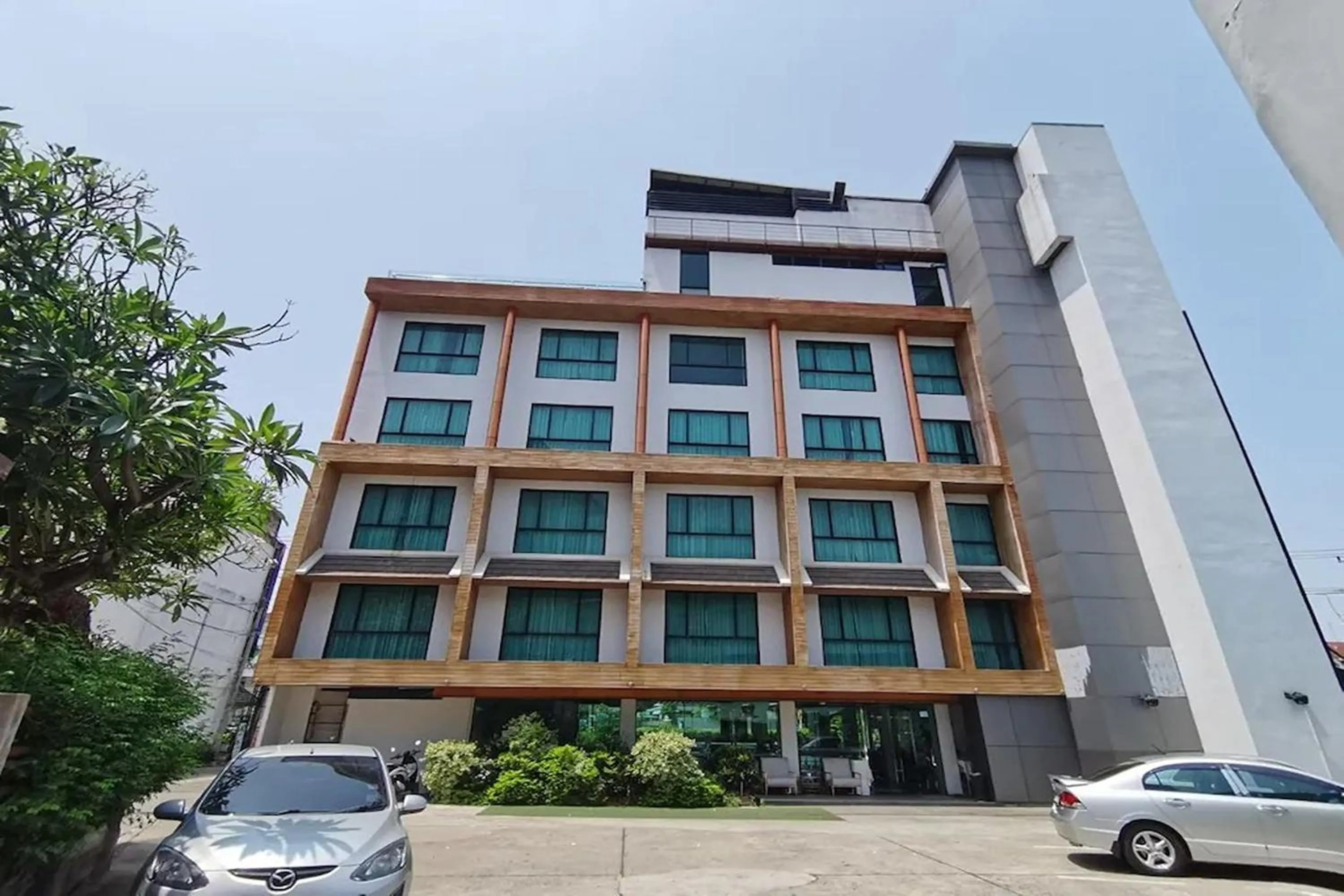 Property building in Holatel Hotel Phitsanulok