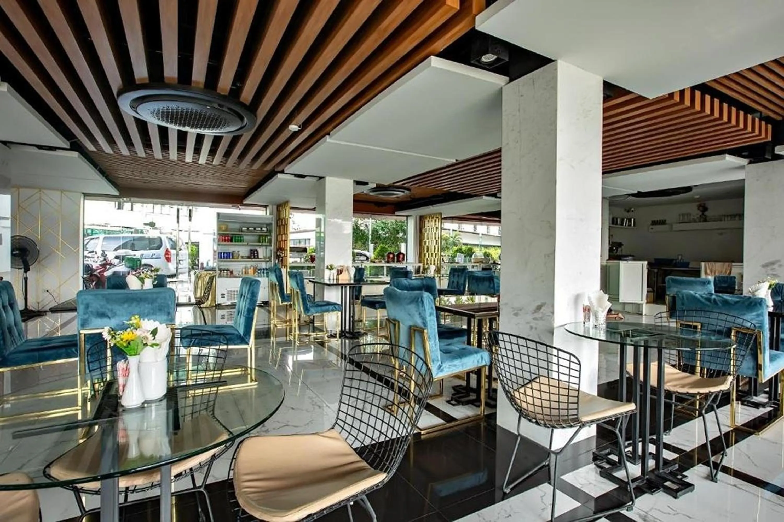 Seating area in Holatel Hotel Phitsanulok