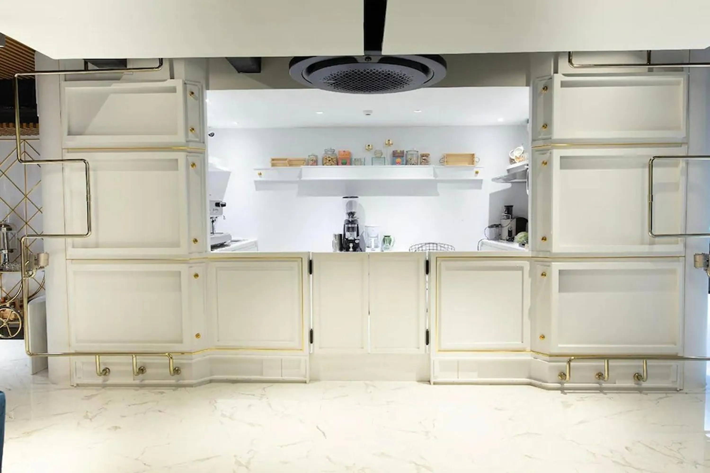 Lounge or bar in Holatel Hotel Phitsanulok