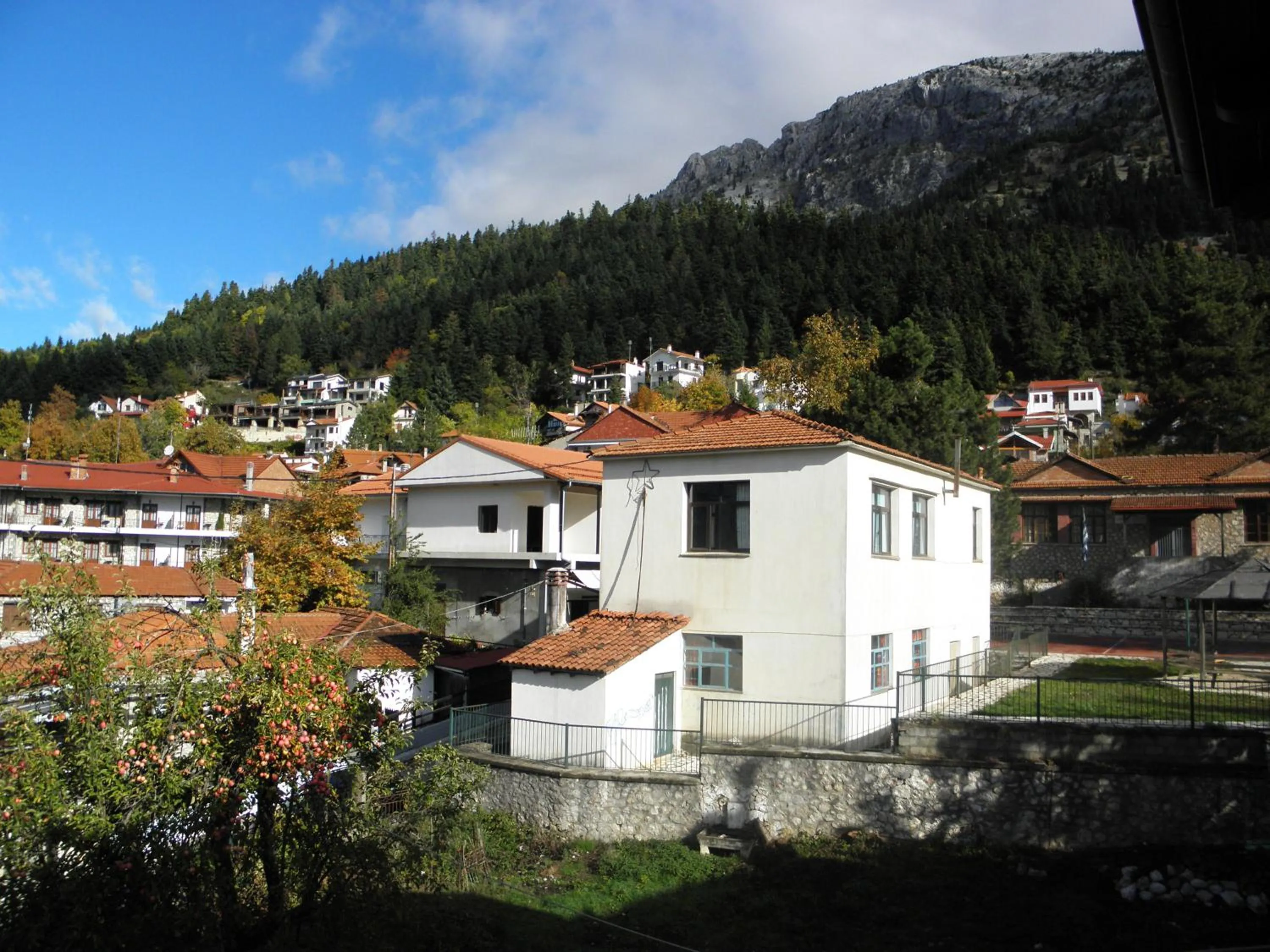Facade/entrance in Hotel Mpakou