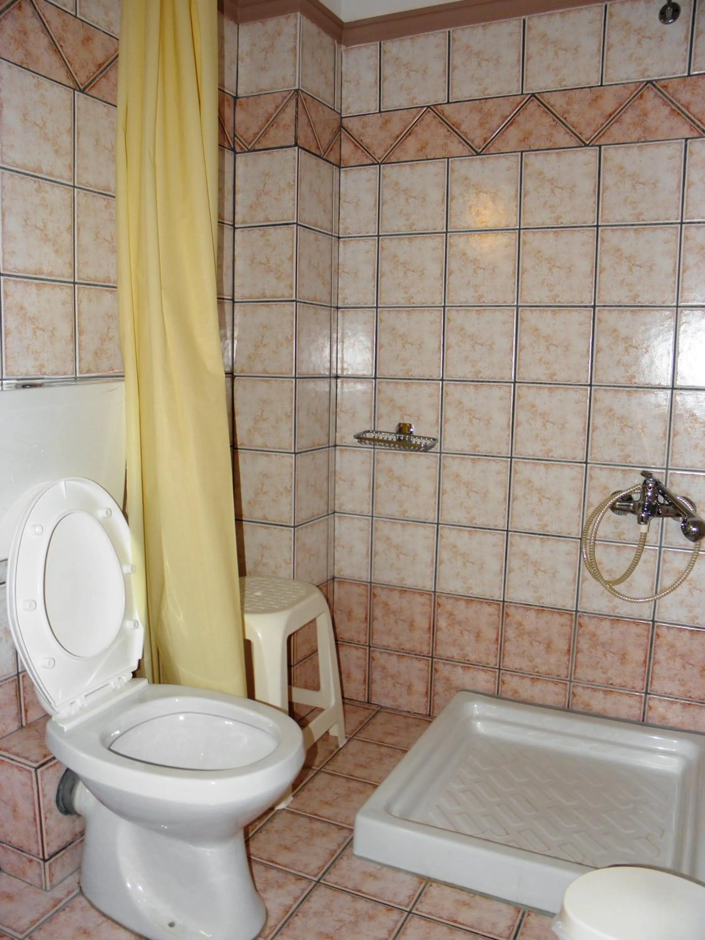 Bathroom in Hotel Mpakou