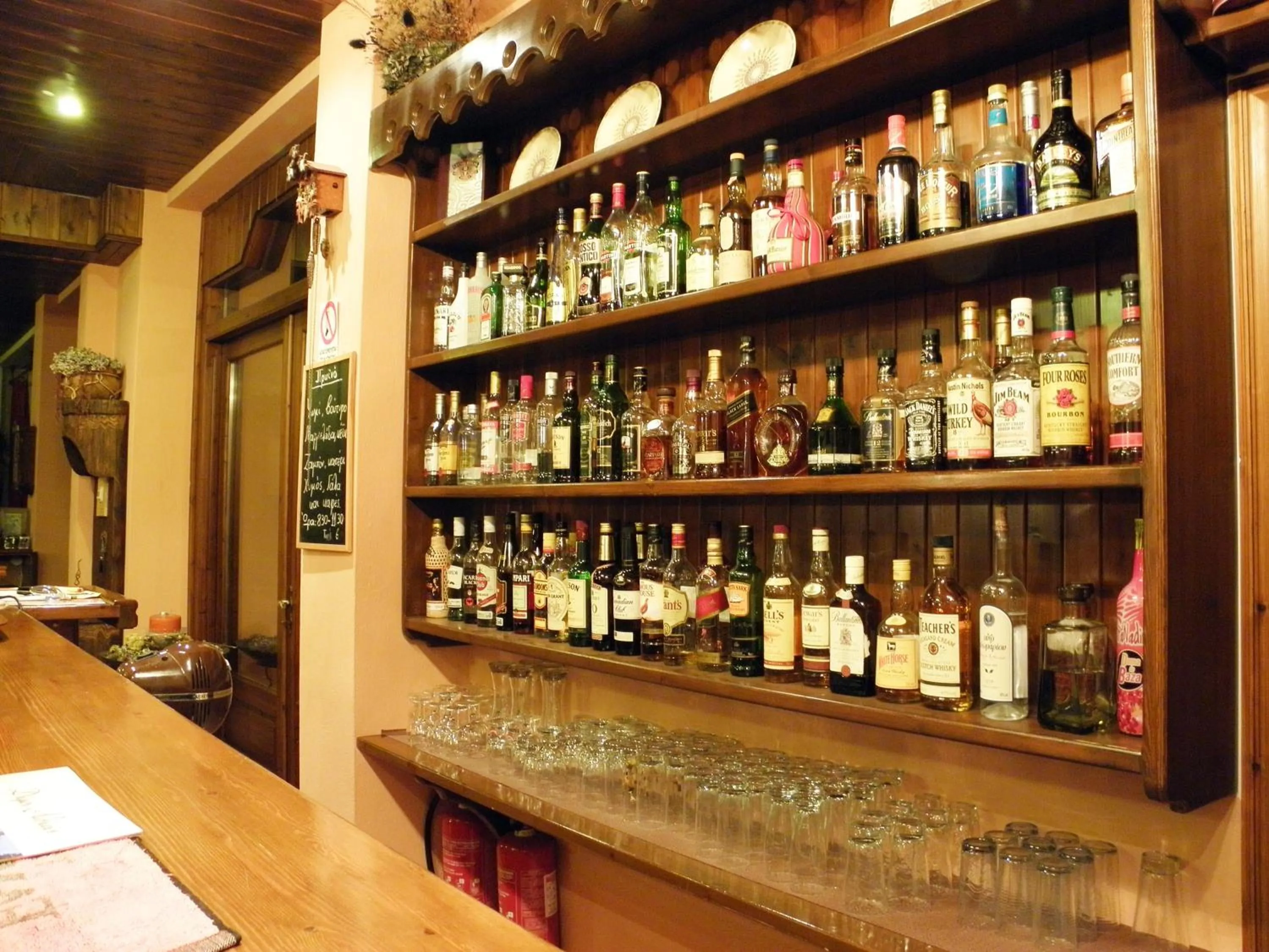 Lounge or bar in Hotel Mpakou