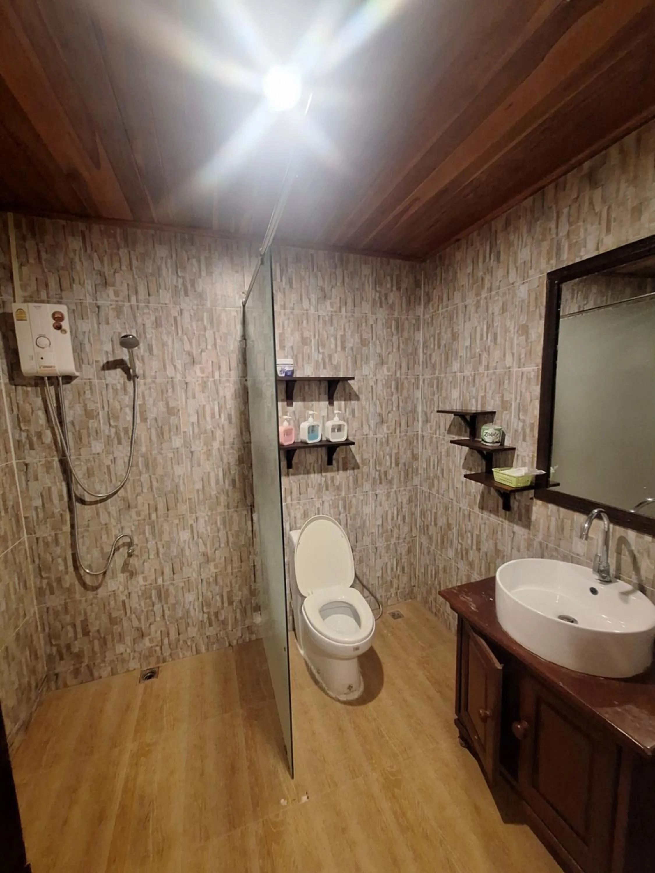 Bathroom in Luang Prabang Pavilion Hotel & Travel
