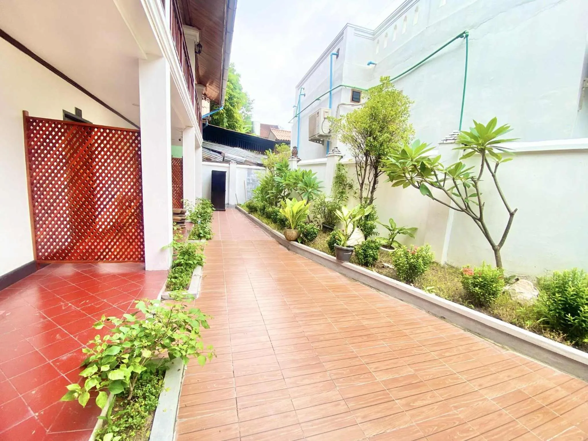 Luang Prabang Pavilion Hotel & Travel