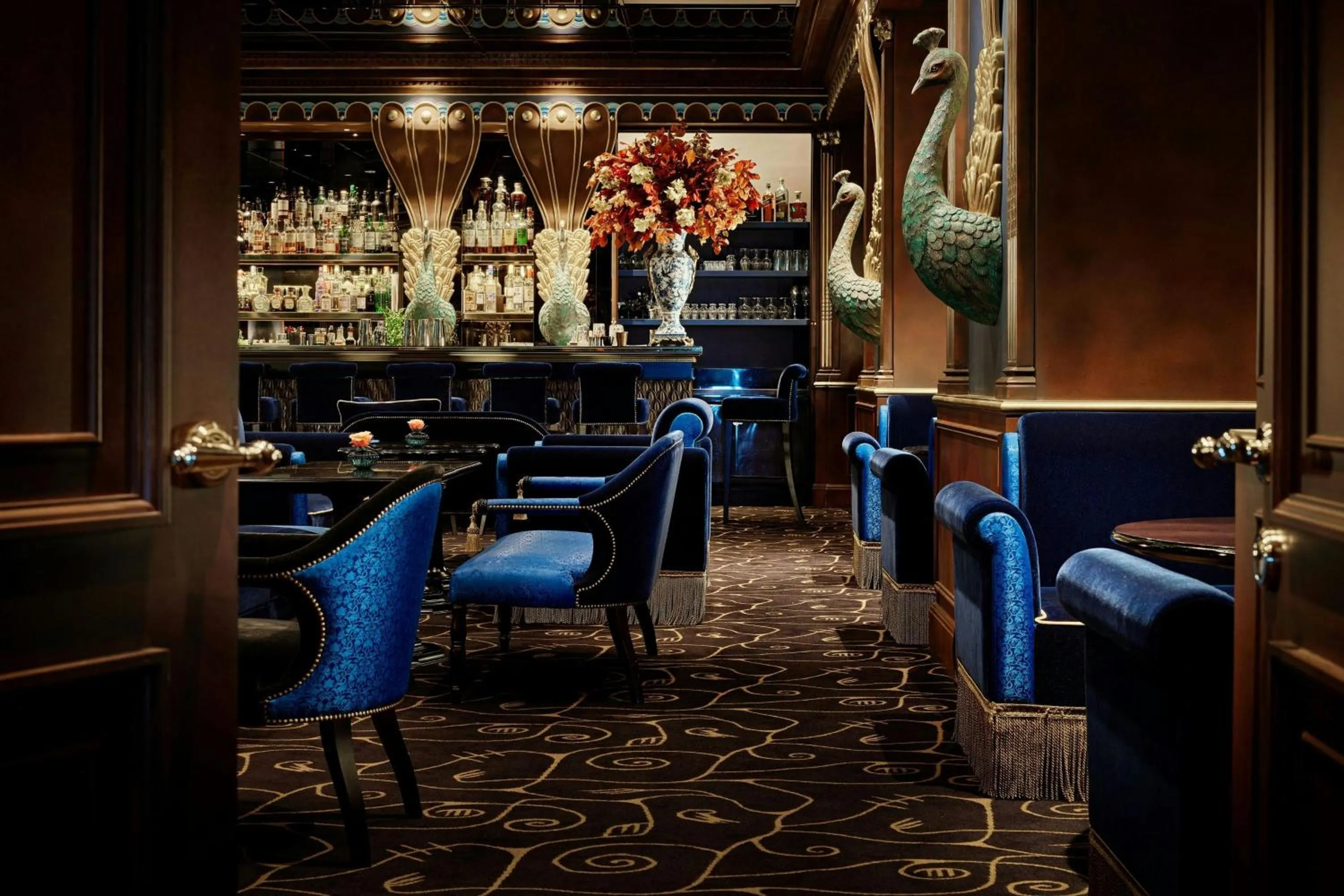 Lounge or bar in L’Escape, a Luxury Collection Hotel, Seoul Myeongdong